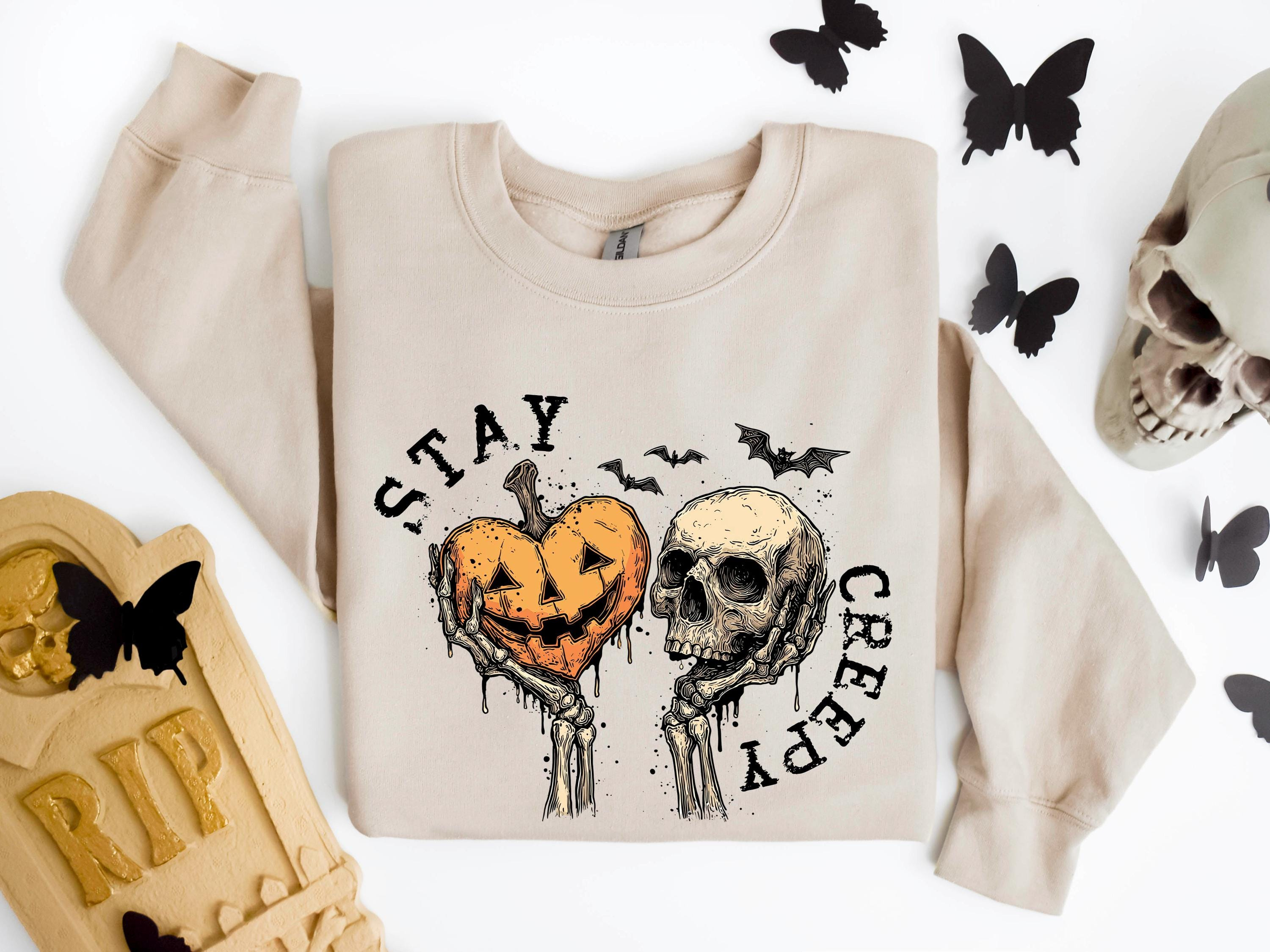 Stay Creepy Halloween Graphic Sweatshirt – Vintage Skull & Jack-O'-Lantern Heart Unisex Crewneck