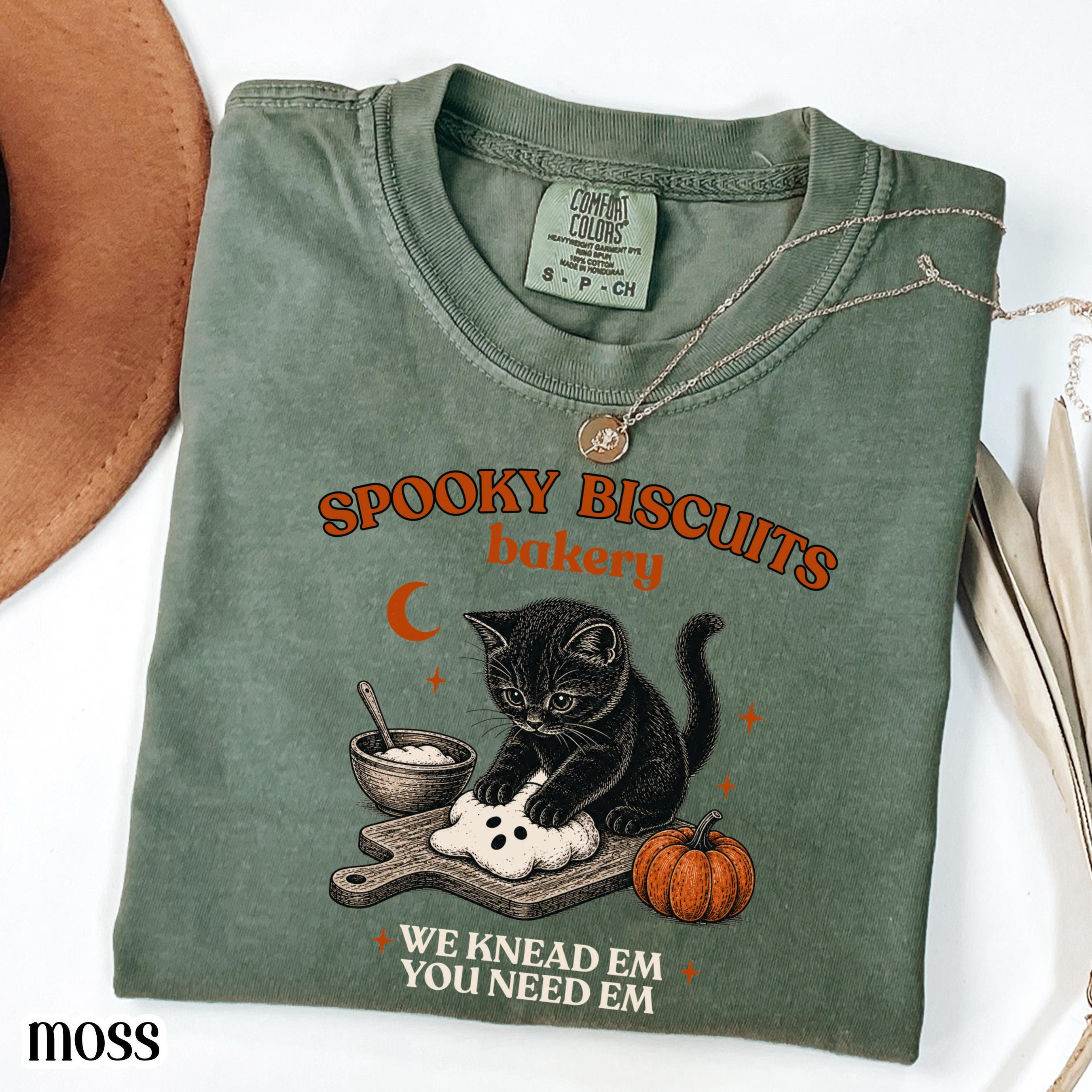 Spooky and Cute Black Cat Halloween T-Shirt – Vintage Pumpkin Graphic Unisex Fall Tee