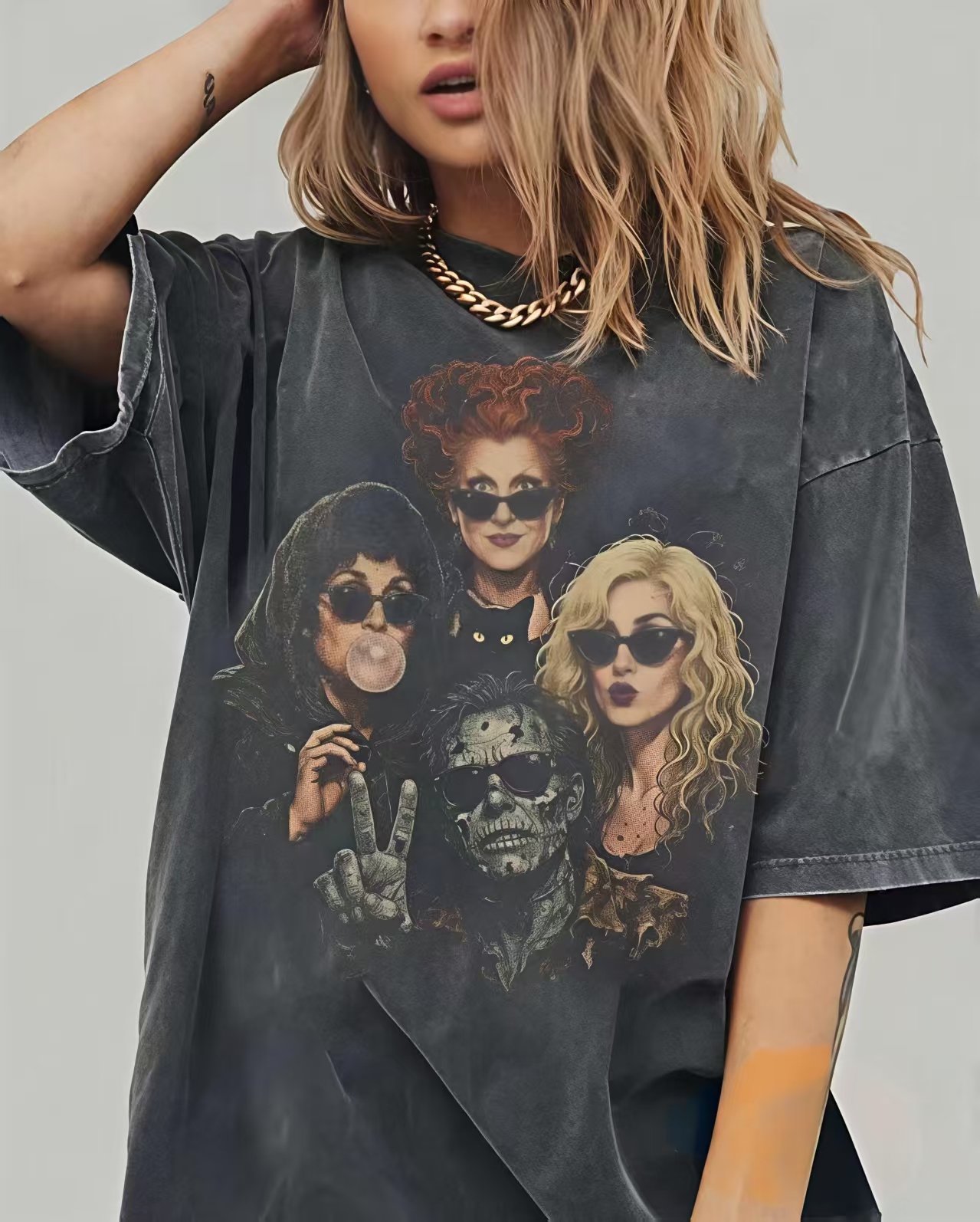 Spooky Retro Horror Graphic Oversized T-Shirt – Vintage Halloween Character Print