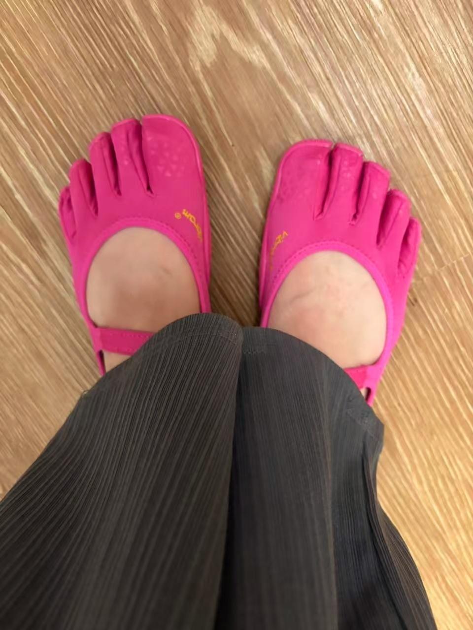 V-You Know Women's 5-Toe Separated Barefoot Minimalist Slip-On Flats, Pink Breathable Flexible Thin-Sole Shoes with Grip Texture, for Yoga, Pilates, US-Style Casual Fitness Training Footwear, Barefoot Shoes