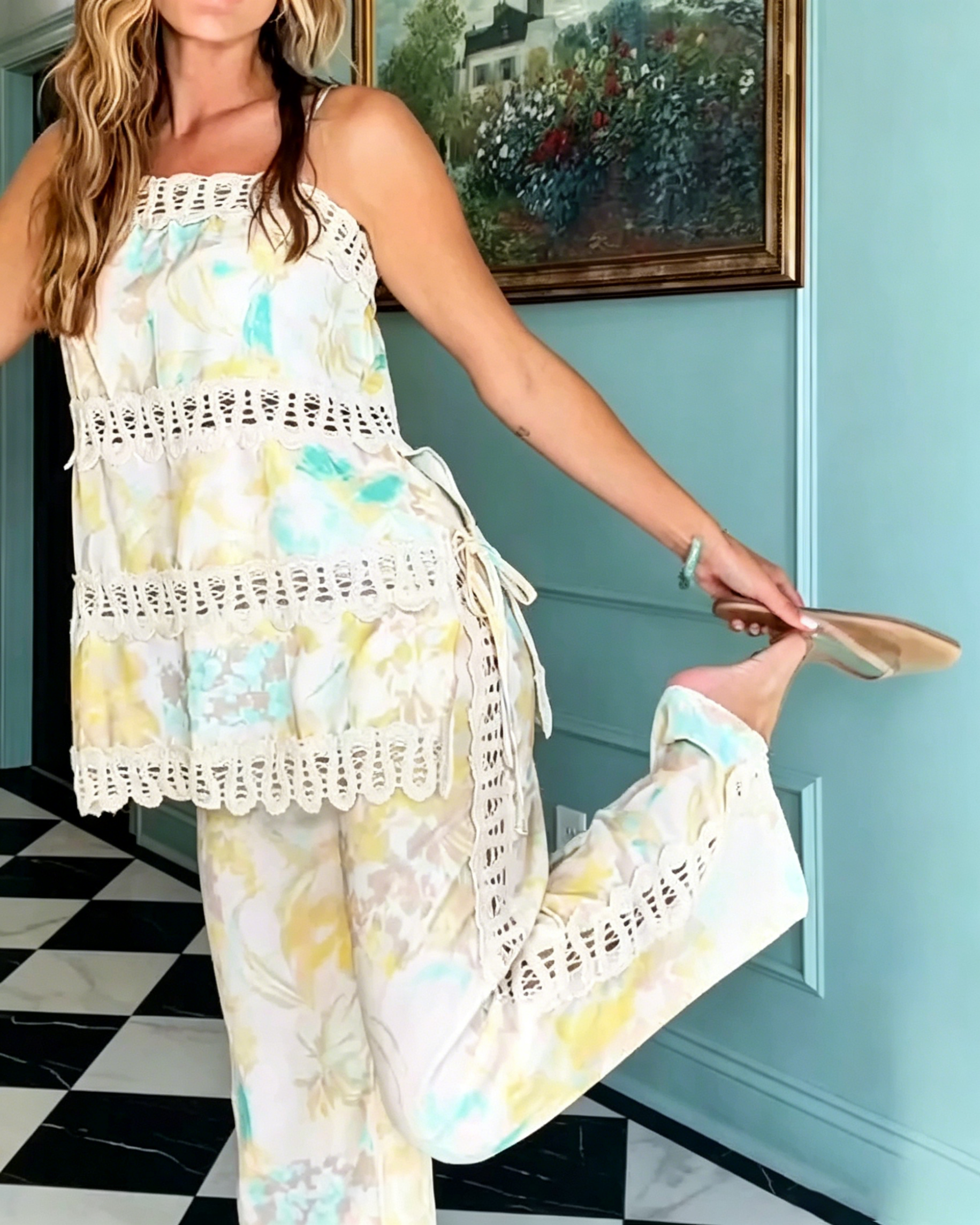 Women's Crochet Trim Spaghetti Strap Tank & Side Tie Wide Leg Pants Set, Watercolor Print Boho Vacation Two Piece Set
