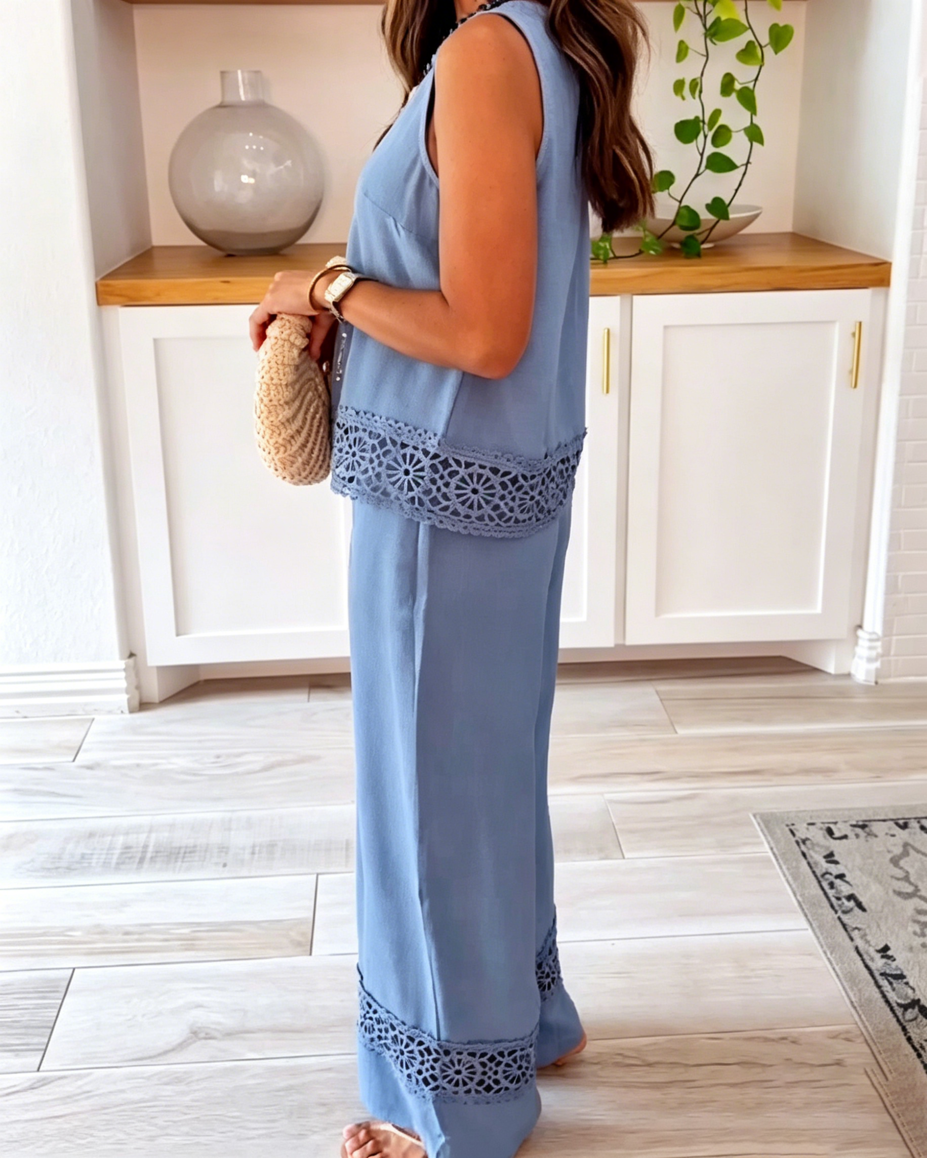 Women's Round Neck Puff Short Sleeve Scallop Trim Button Top Short Vacation Two Piece Set