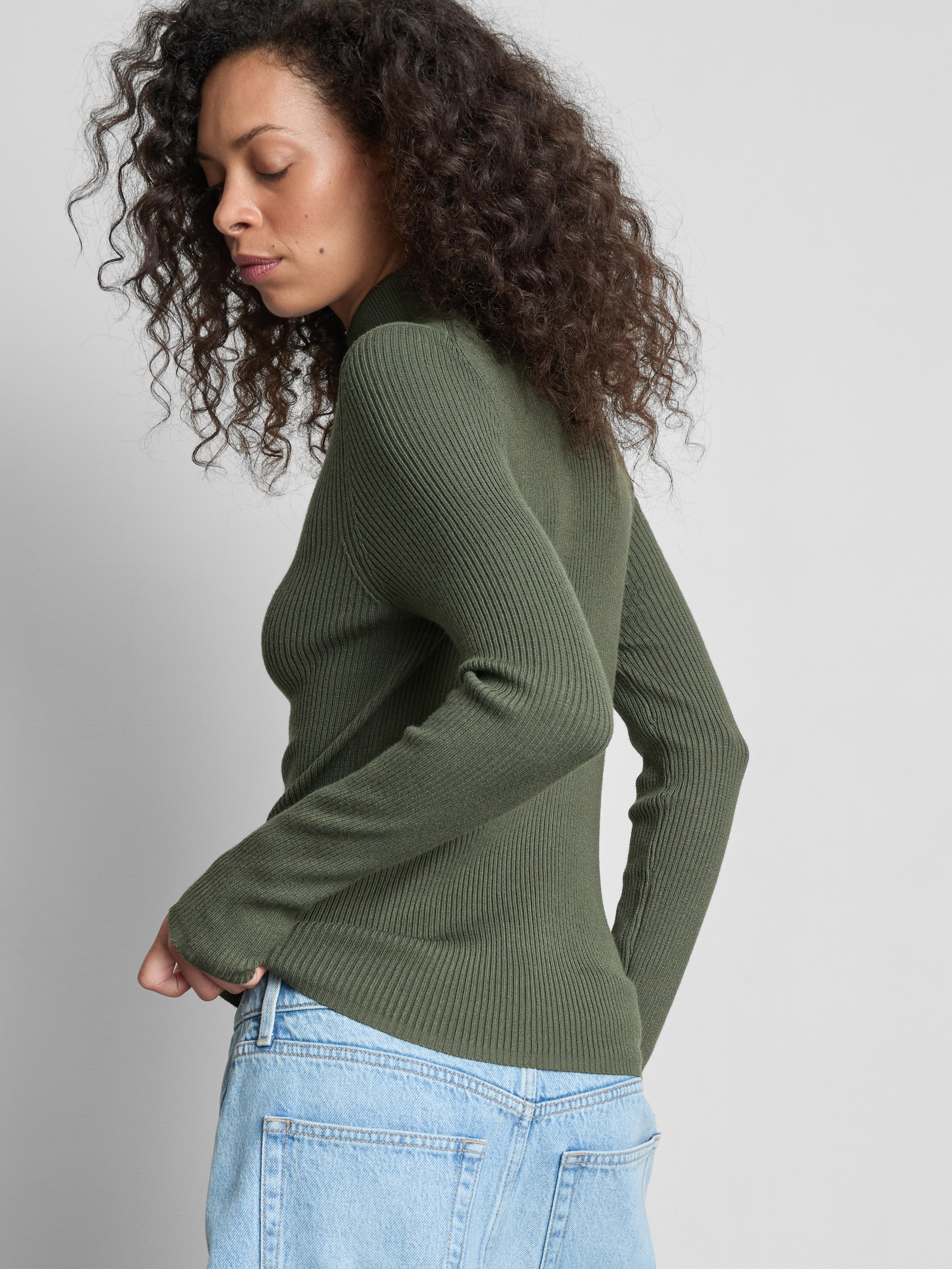 Ribbed Turtleneck Sweater - Olive