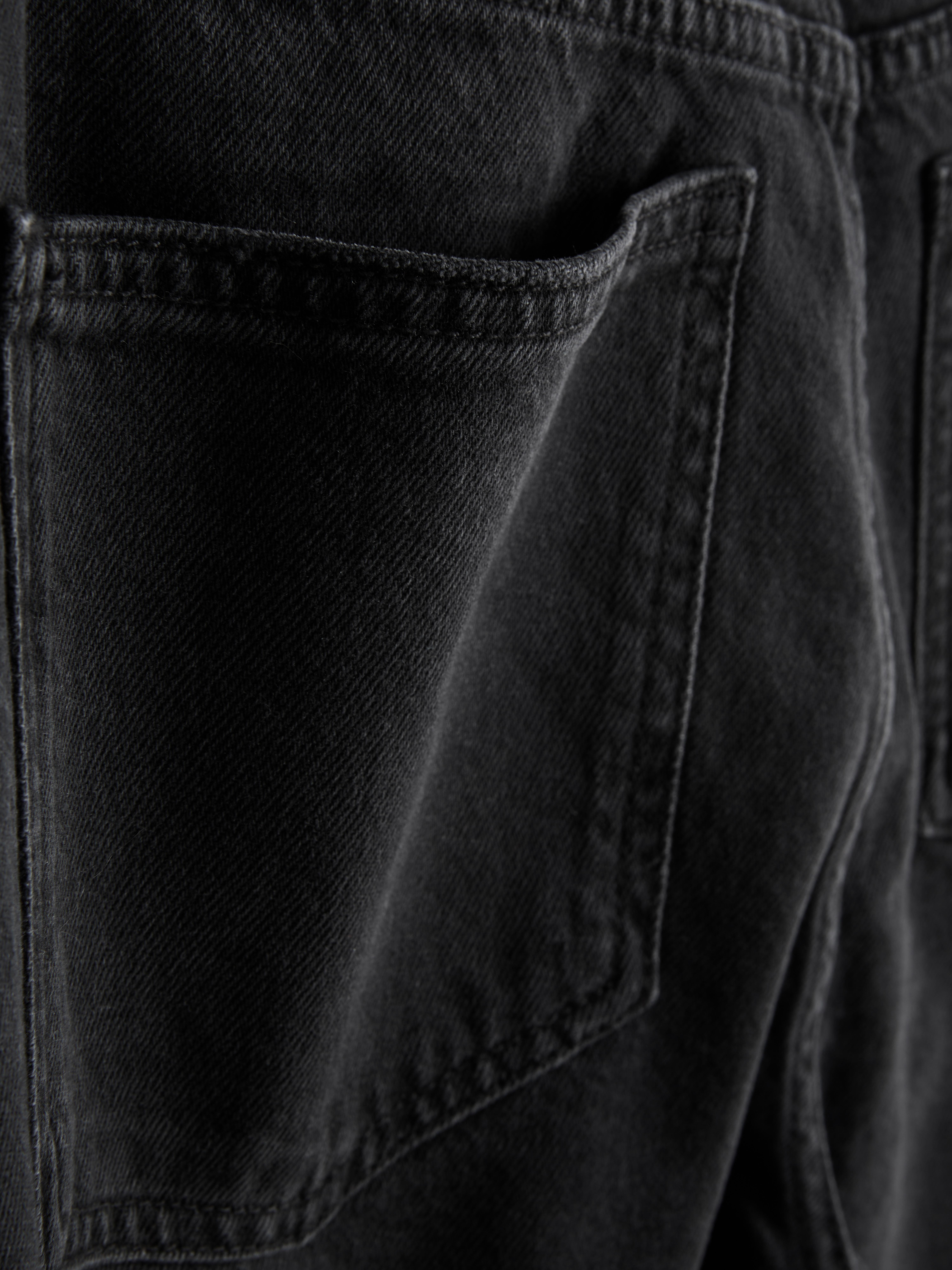 High-Waisted Straight-Leg Jeans - Black