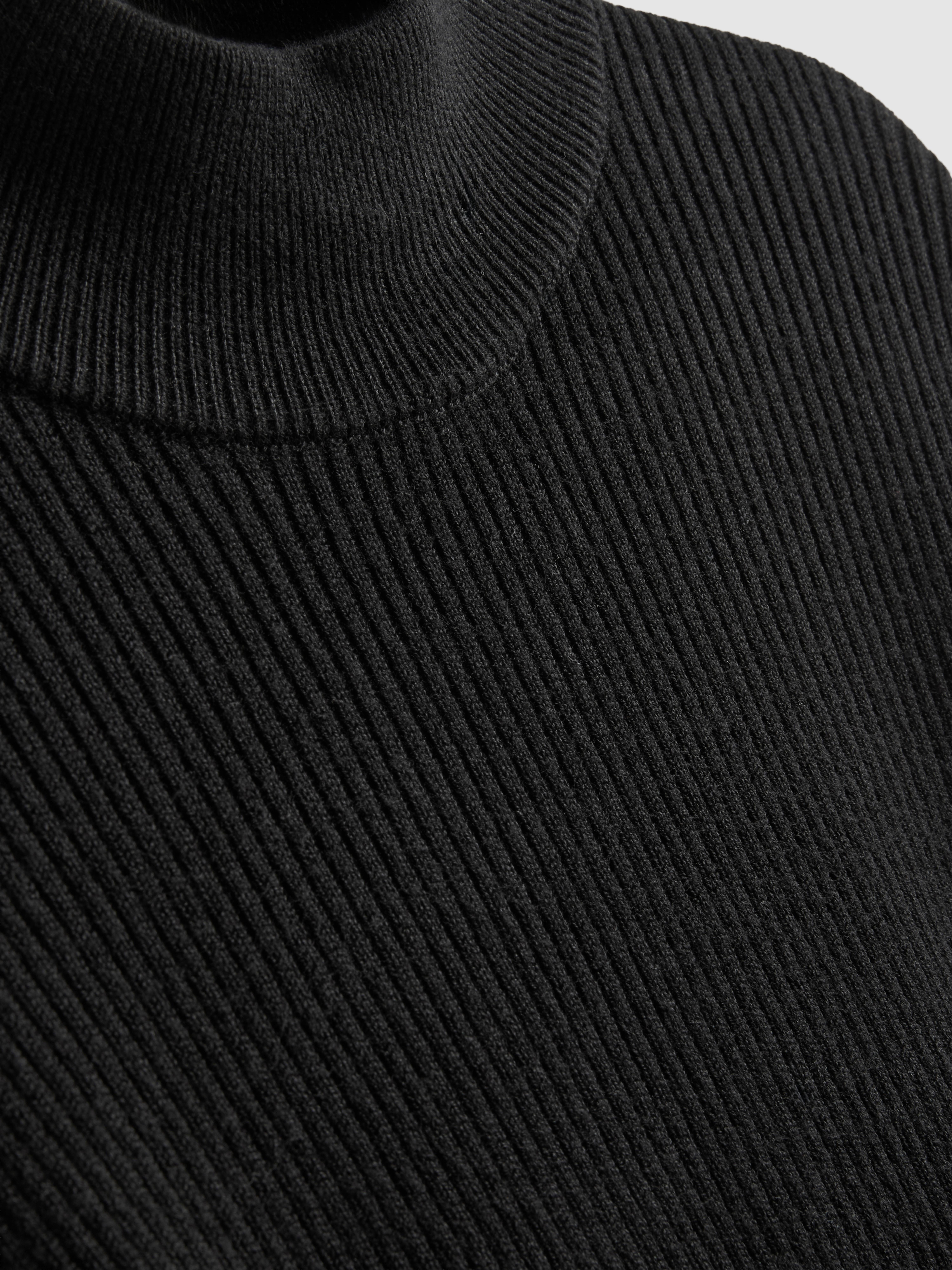 Ribbed Turtleneck Sweater - Black