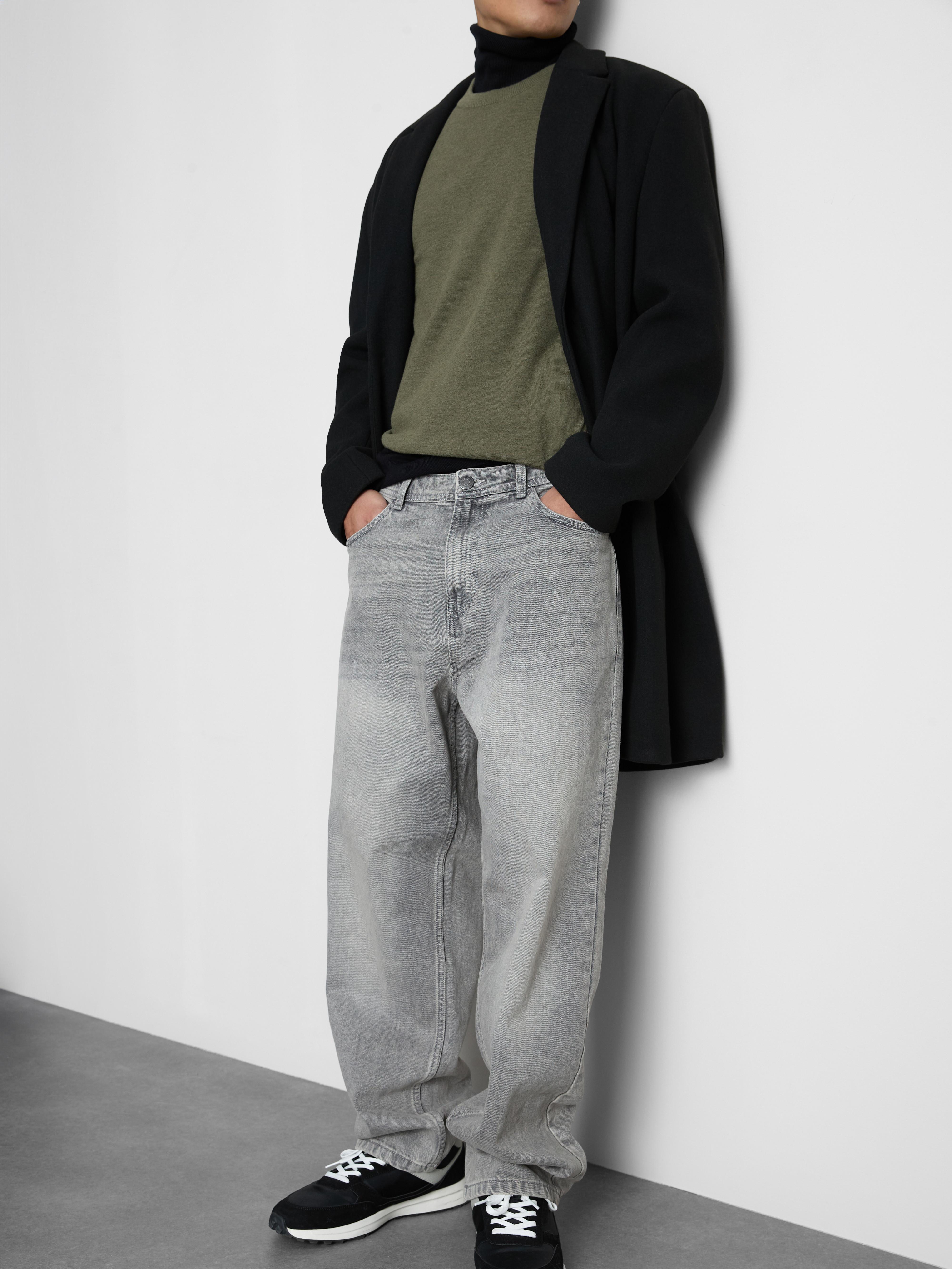 Mid-Rise Relaxed Straight Leg Jeans - Gray