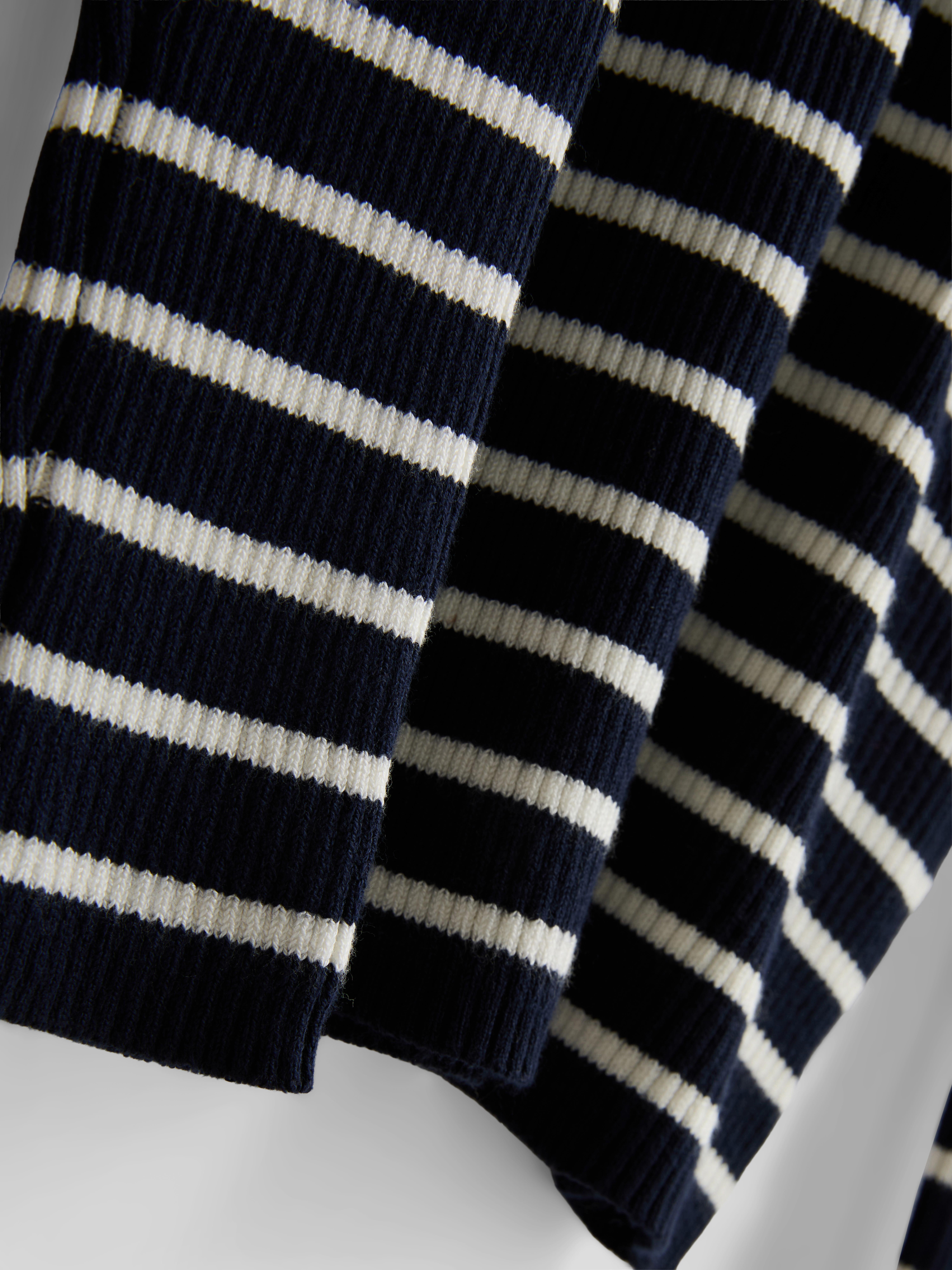 Ribbed V-Neck Sweater - Navy