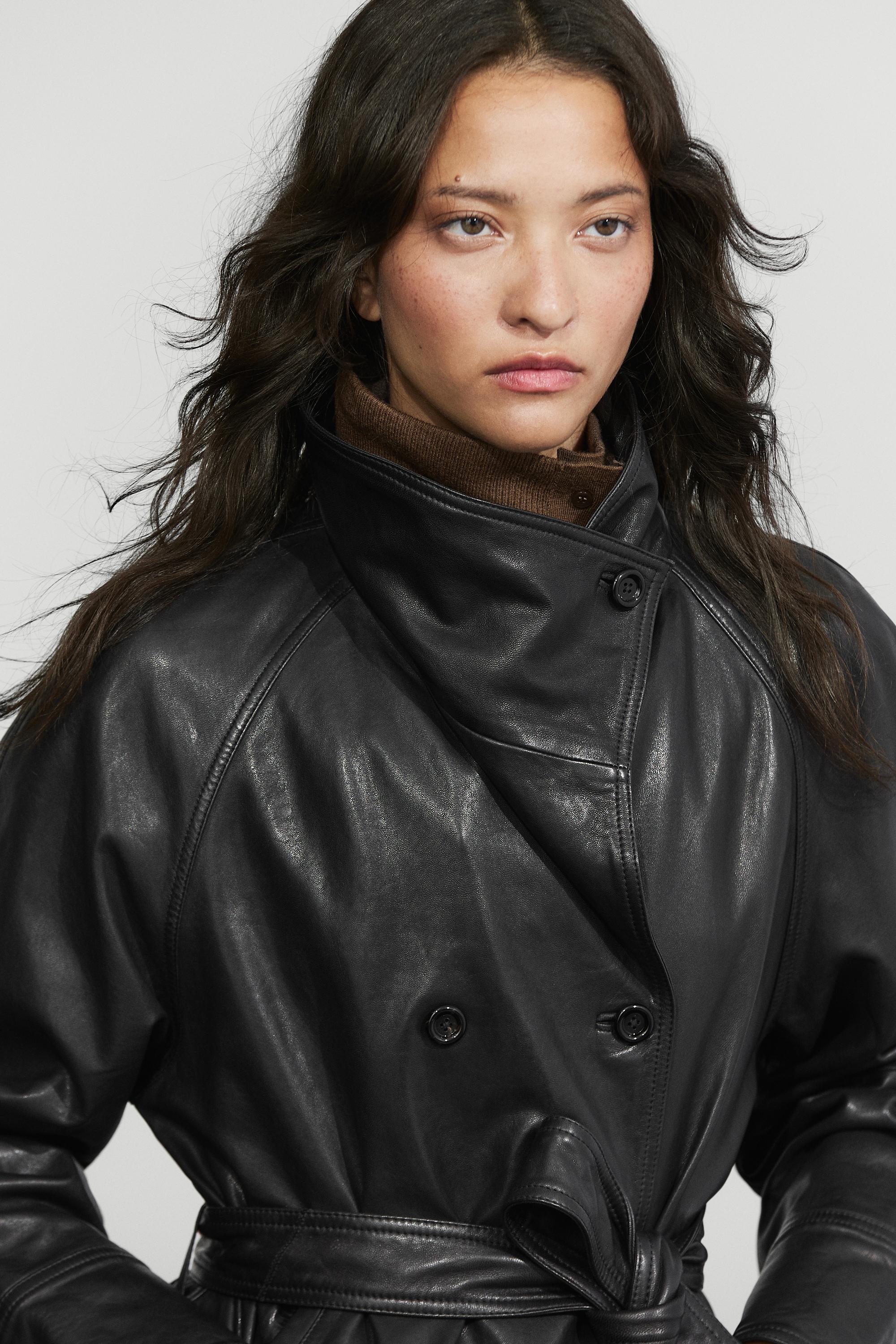 Short leather jacket with belt - BLACK