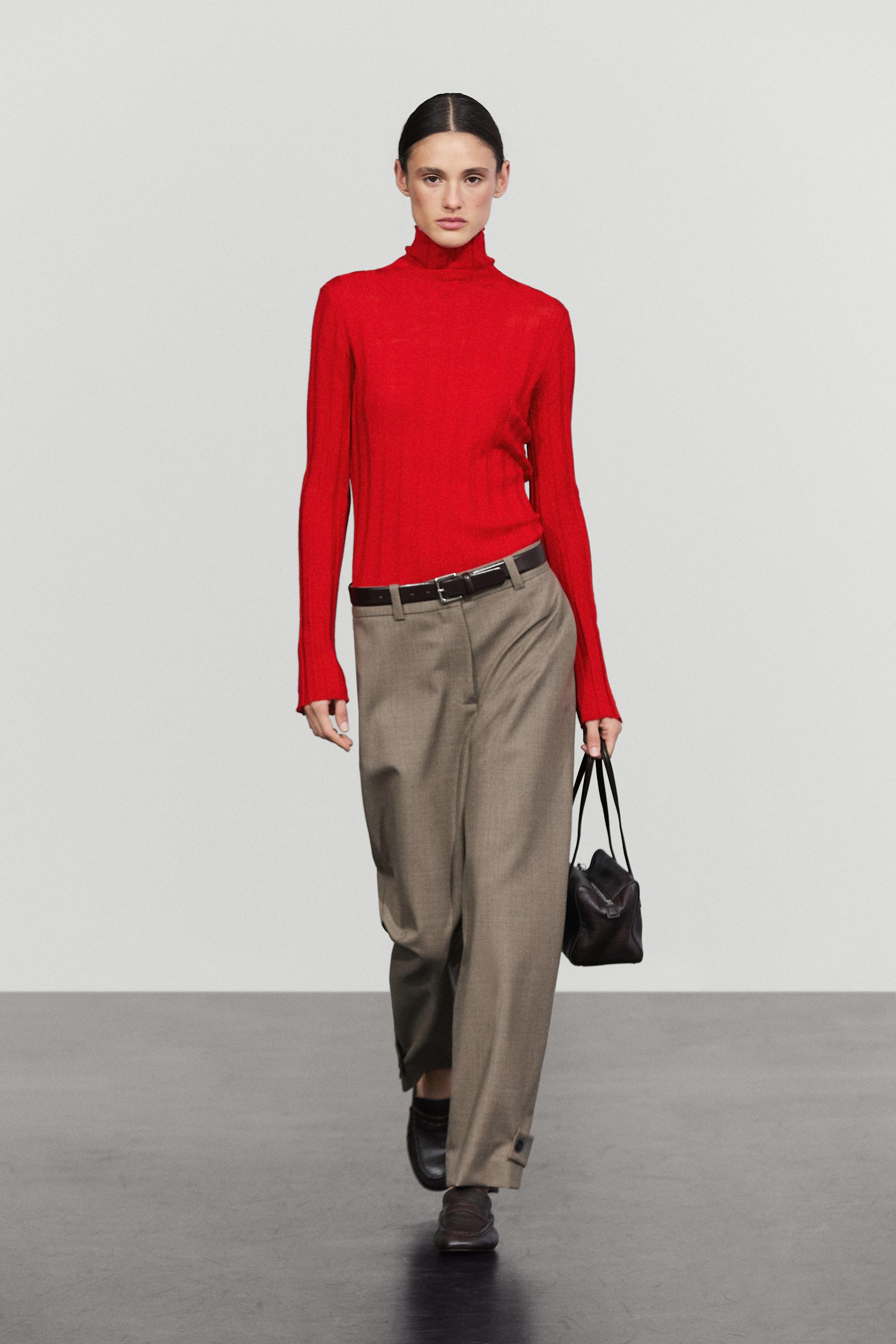 100% wool darted pants with buttoned hem detail - Sand