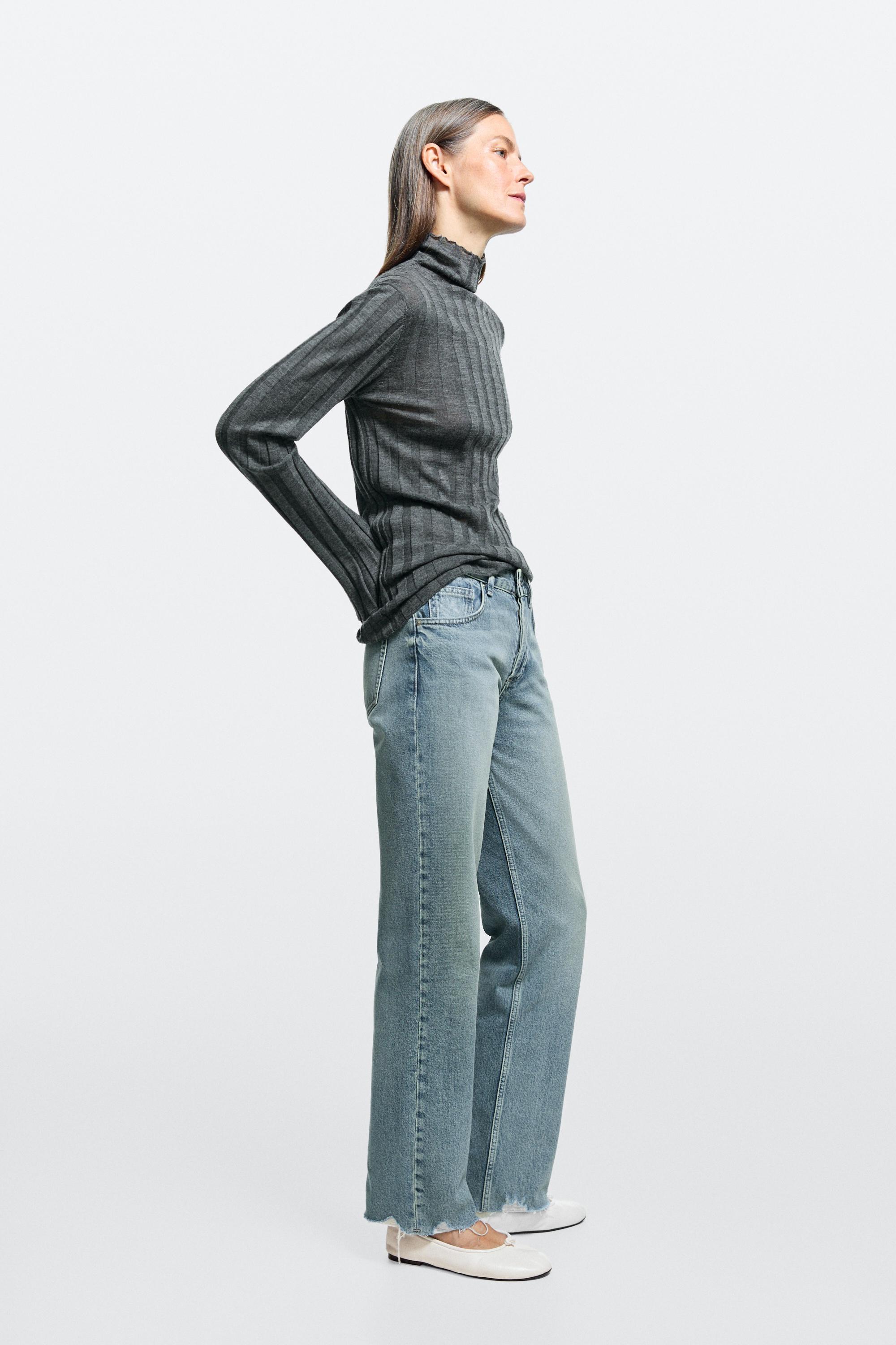 Mid-waist stovepipe jeans with frayed hems - Light Blue
