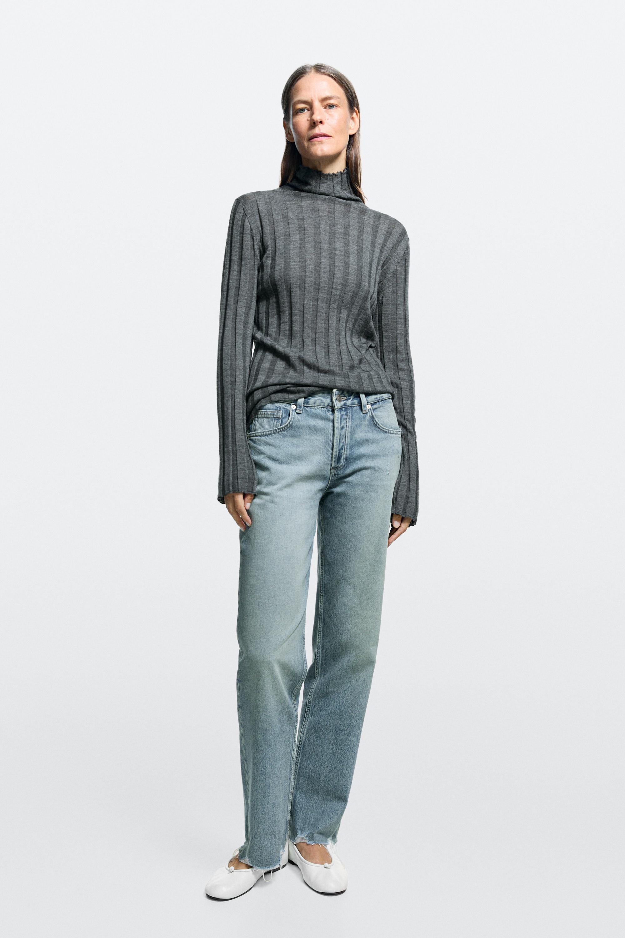 Mid-waist stovepipe jeans with frayed hems - Light Blue