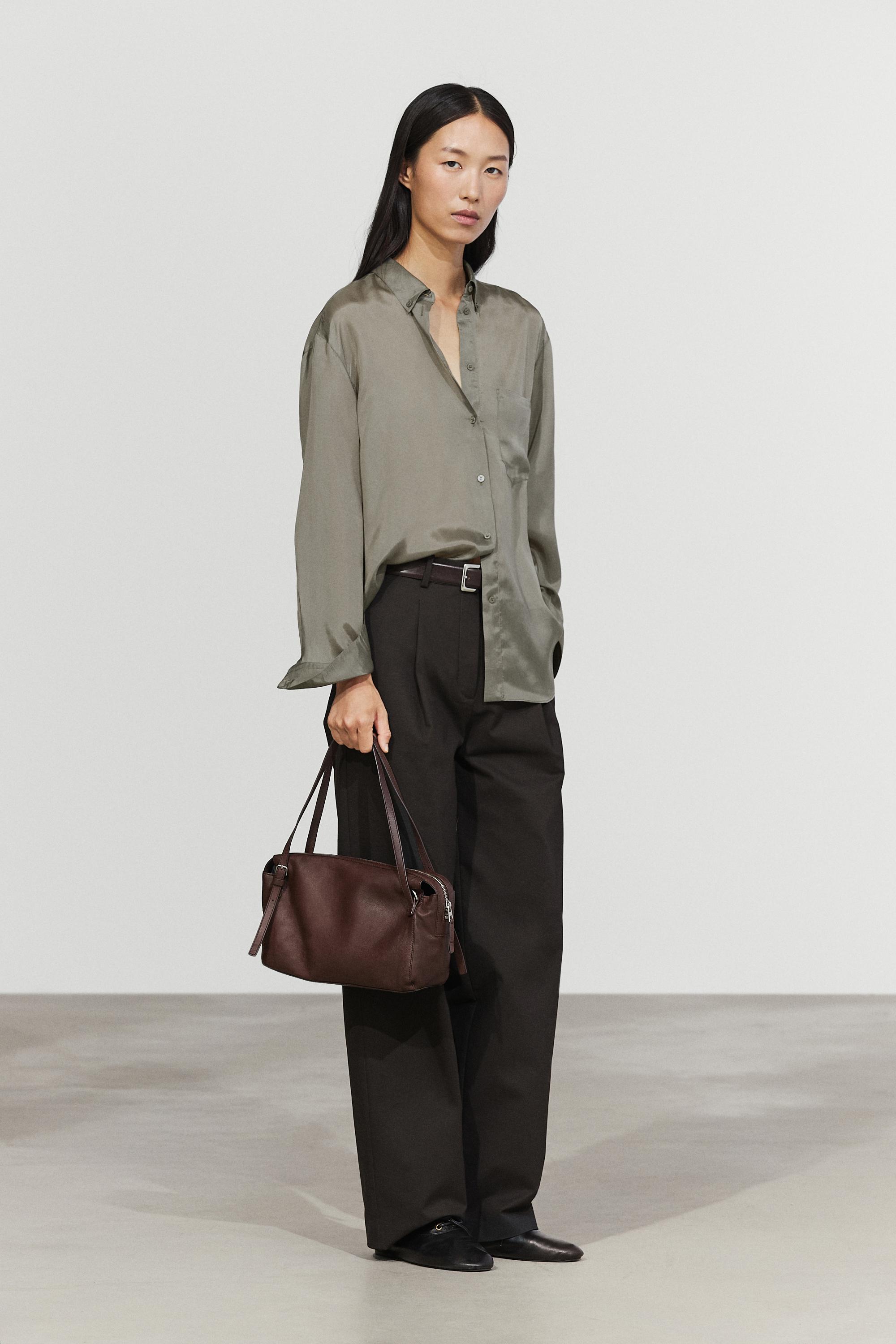Flowing shirt with pocket detail - Greyish green