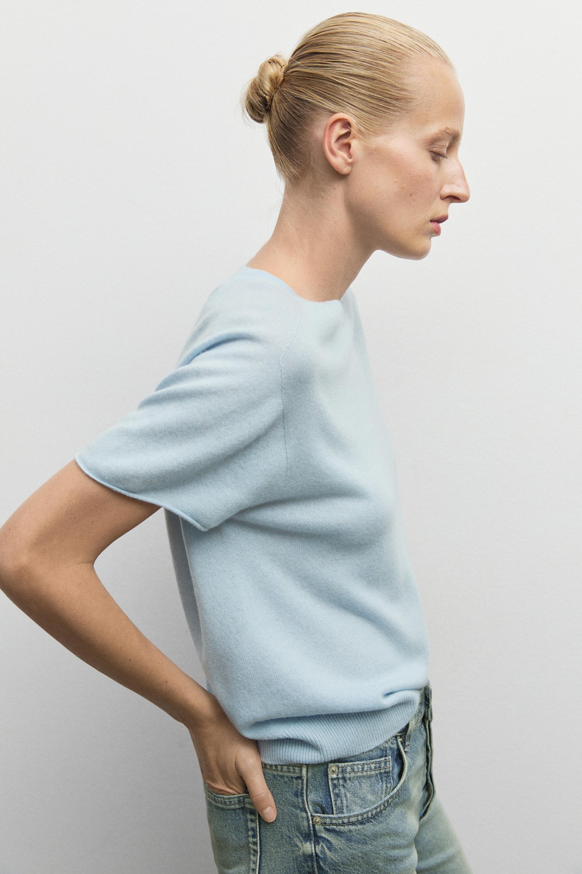 100% cashmere short sleeve knit sweater - SKY BLUE