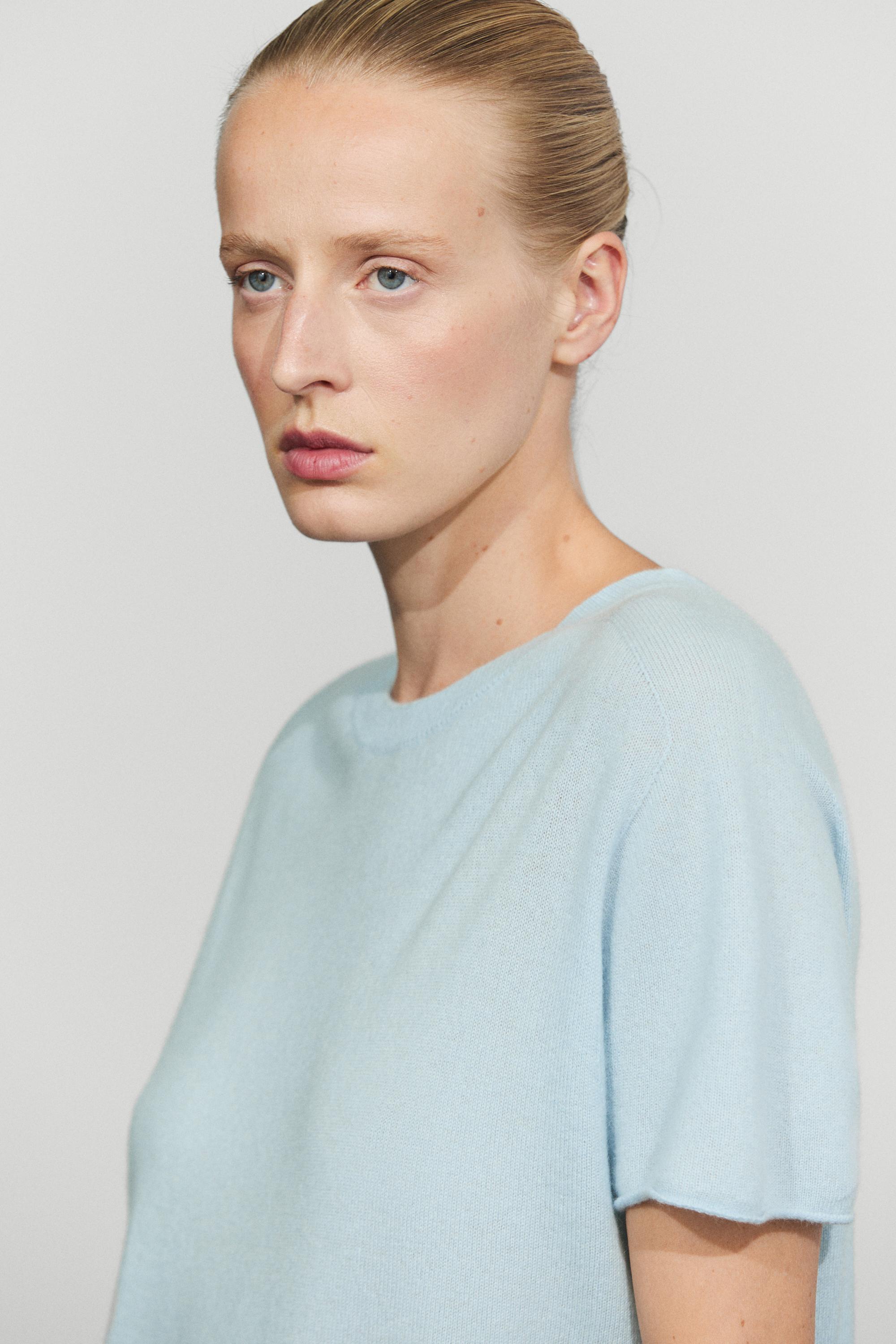 100% cashmere short sleeve knit sweater - SKY BLUE