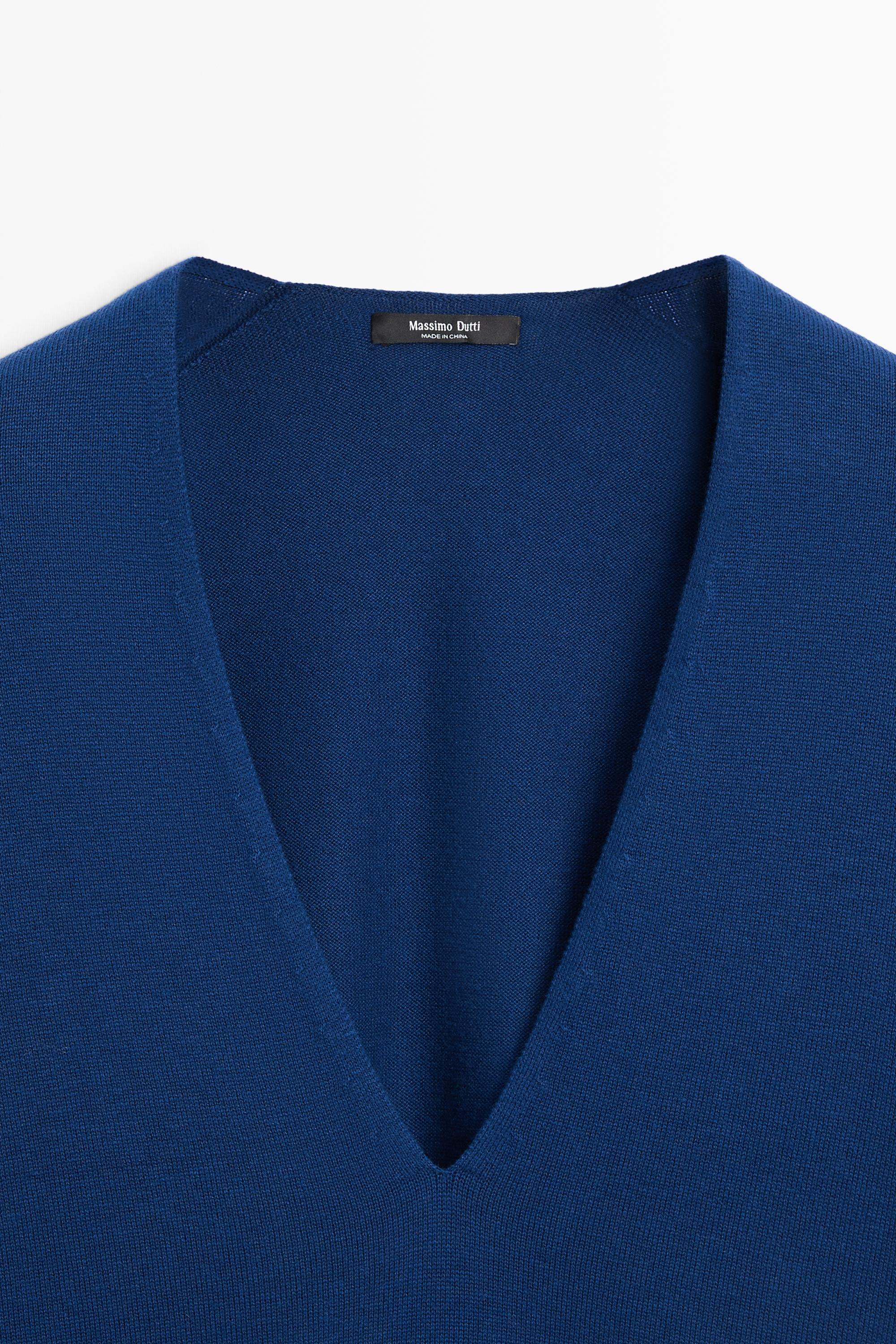Striped V-neck knit sweater - NAVY BLUE