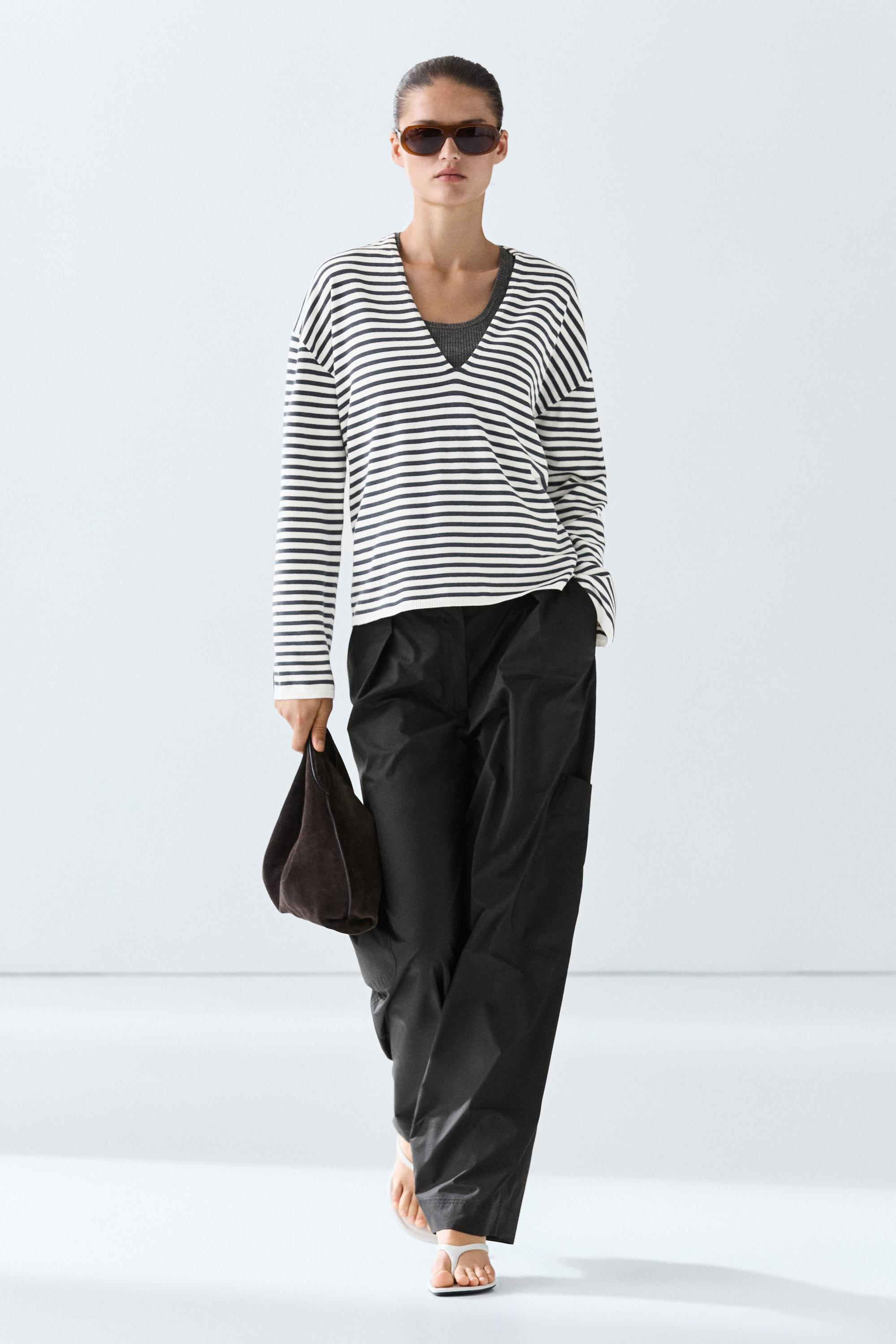 Striped V-neck knit sweater - CREAM