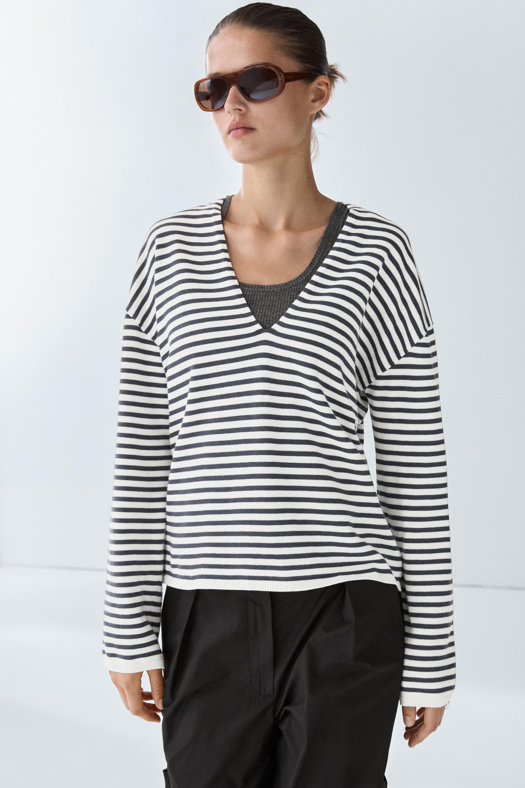 Striped V-neck knit sweater - CREAM