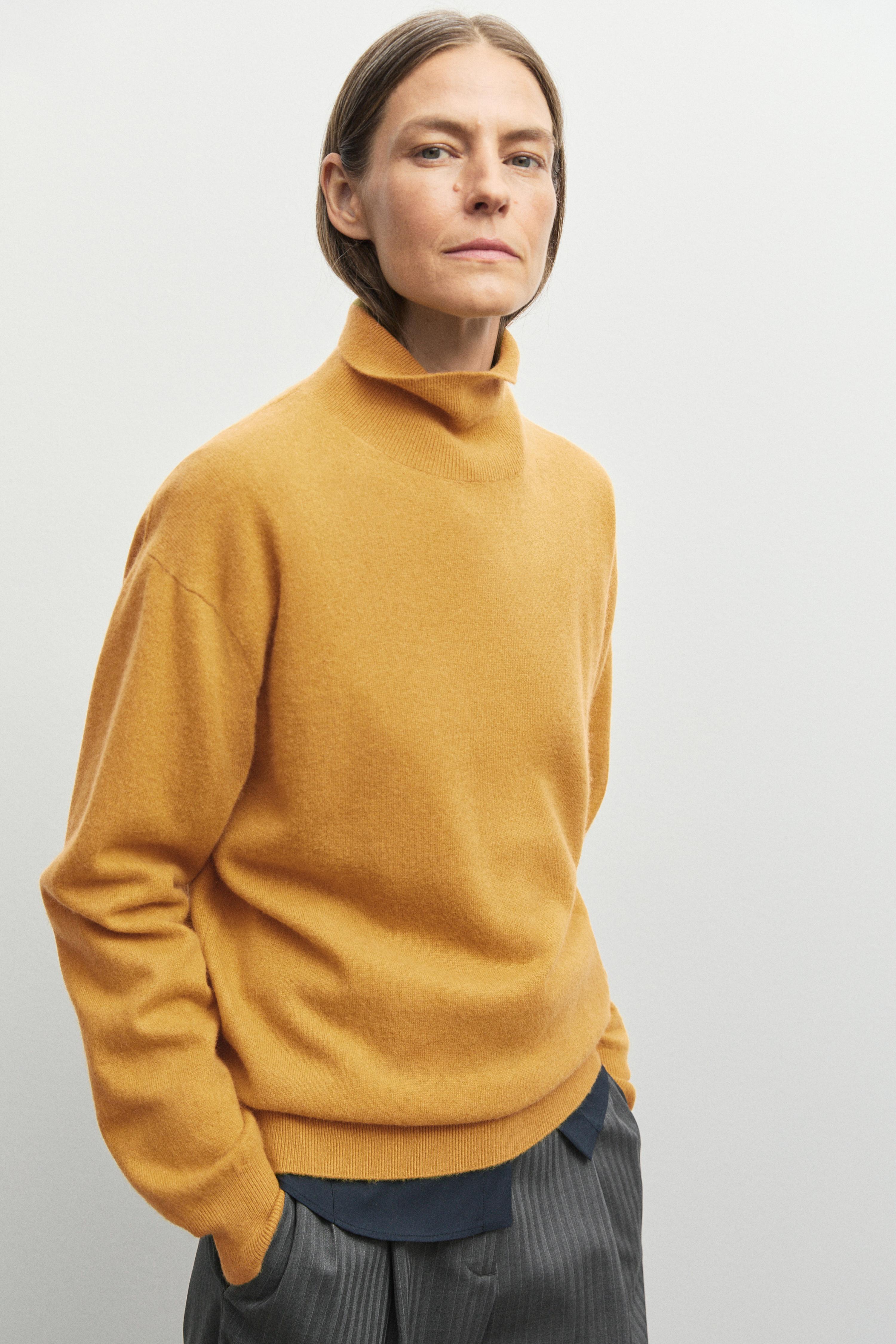 100% cashmere high neck knit sweater - OIL