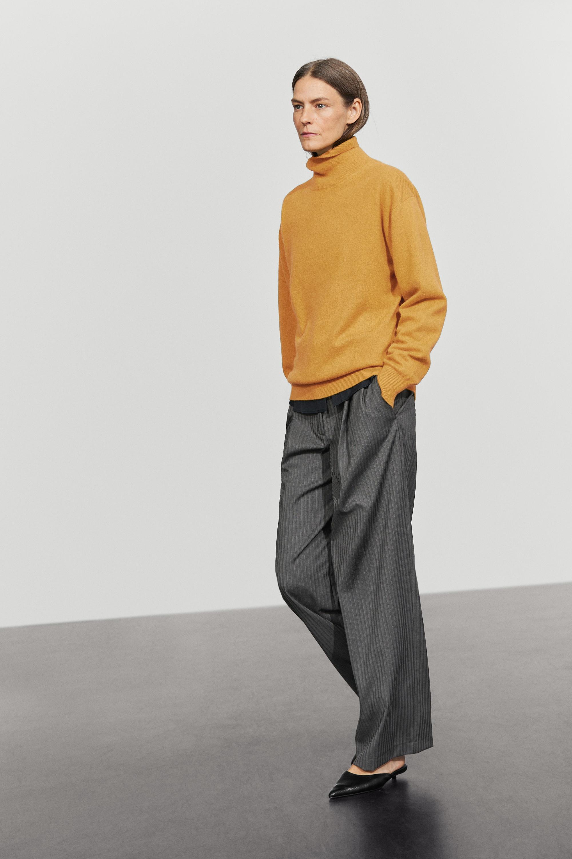 100% cashmere high neck knit sweater - OIL