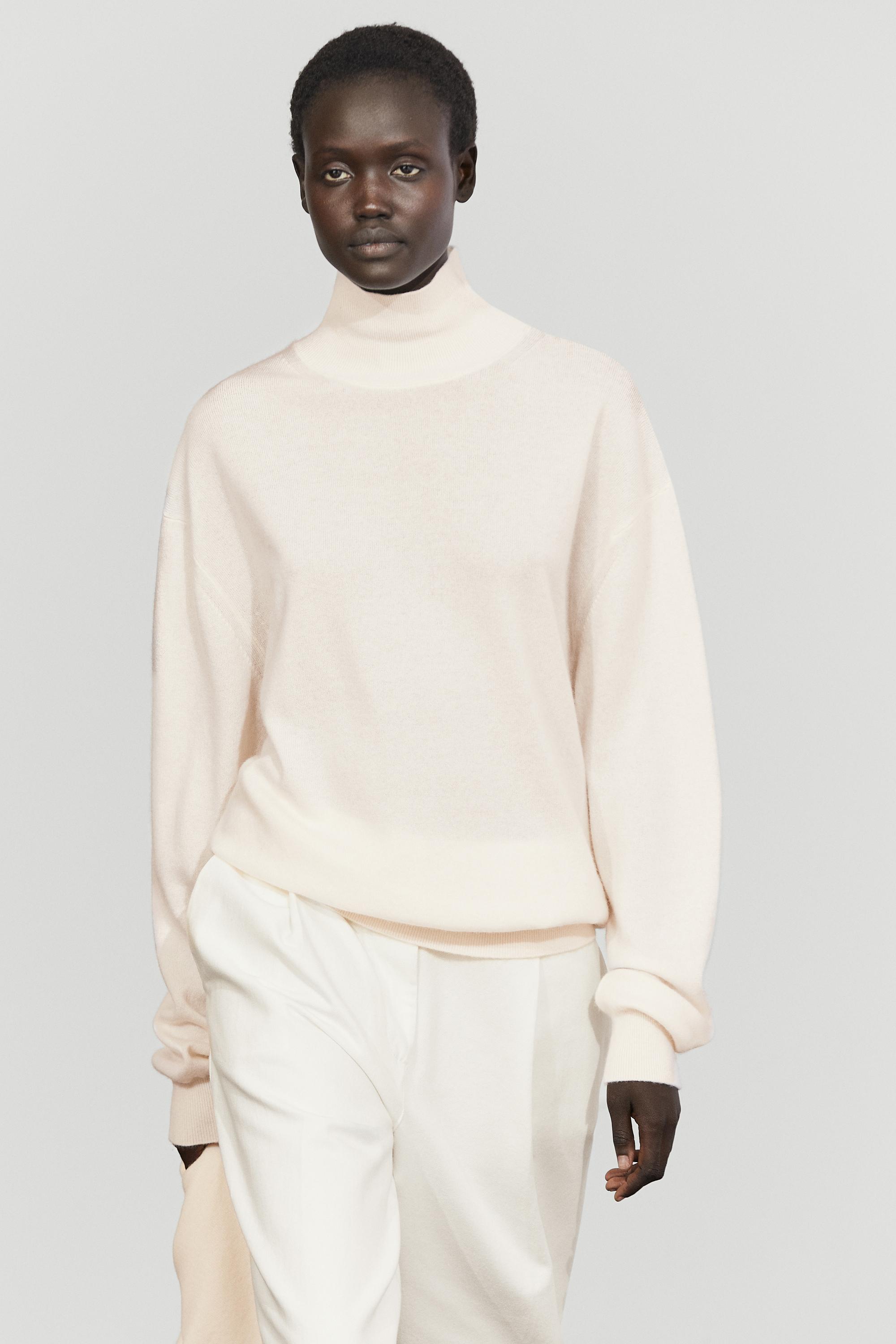100% cashmere high neck knit sweater - CREAM