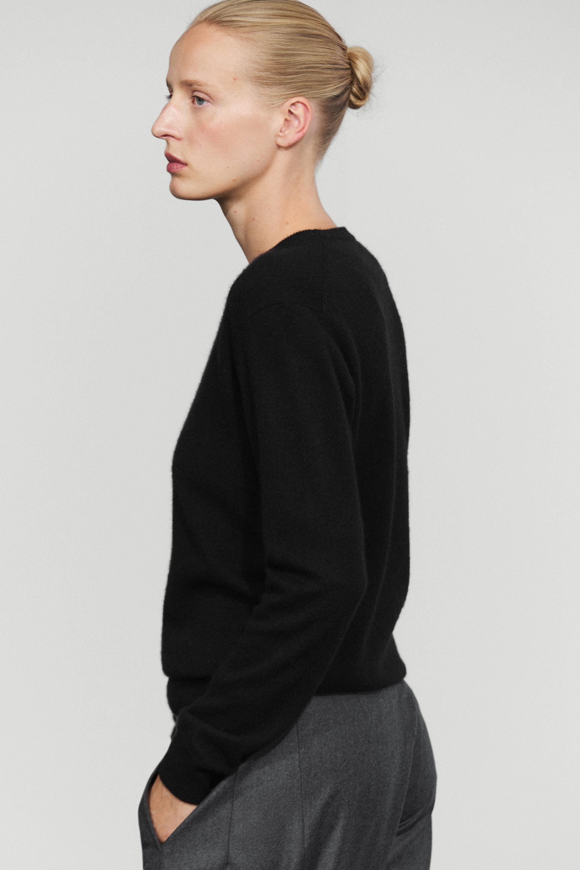 100% cashmere long sleeve sweater - BLACK