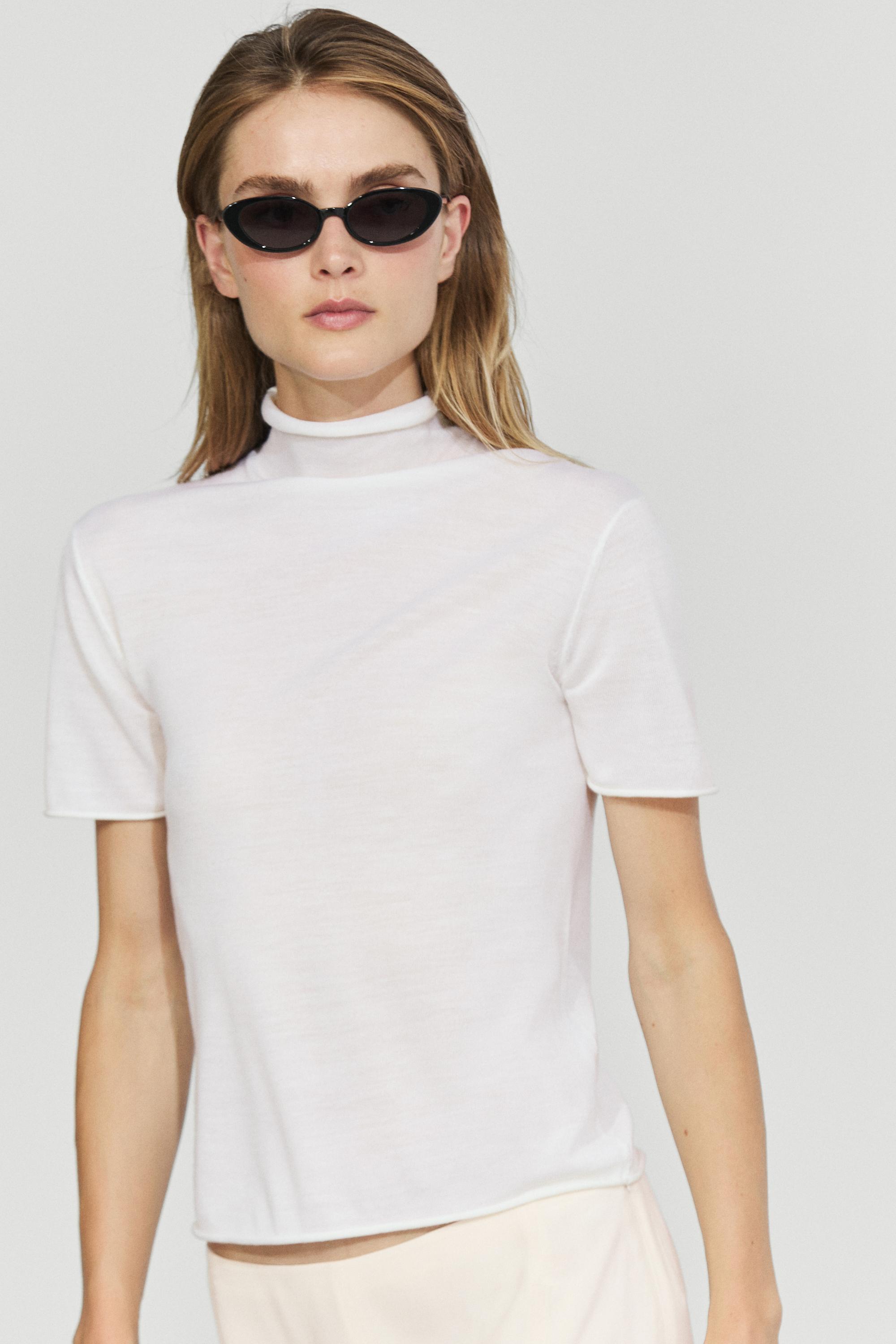Short sleeve turtleneck knit sweater - CREAM