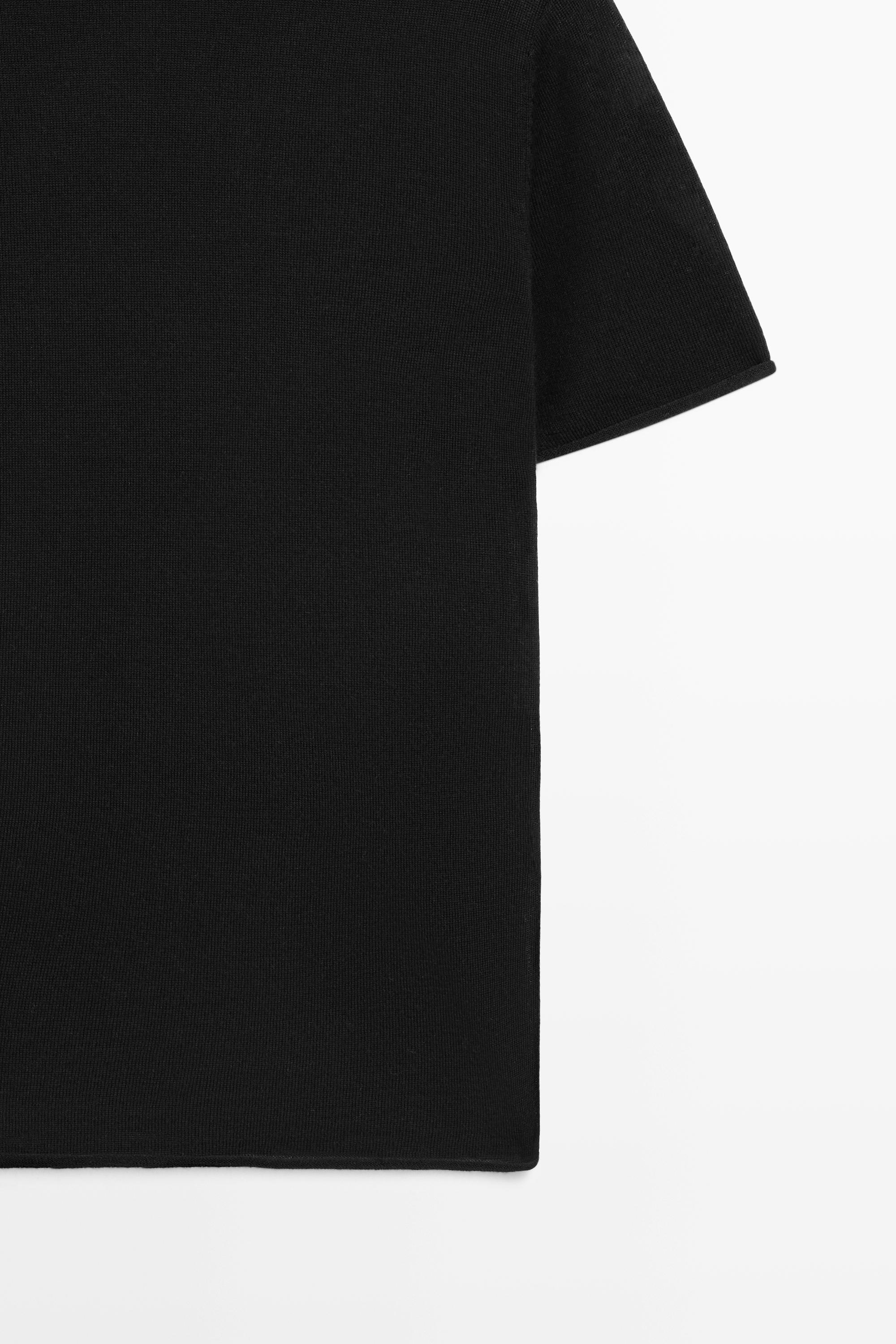 Short sleeve turtleneck knit sweater - BLACK