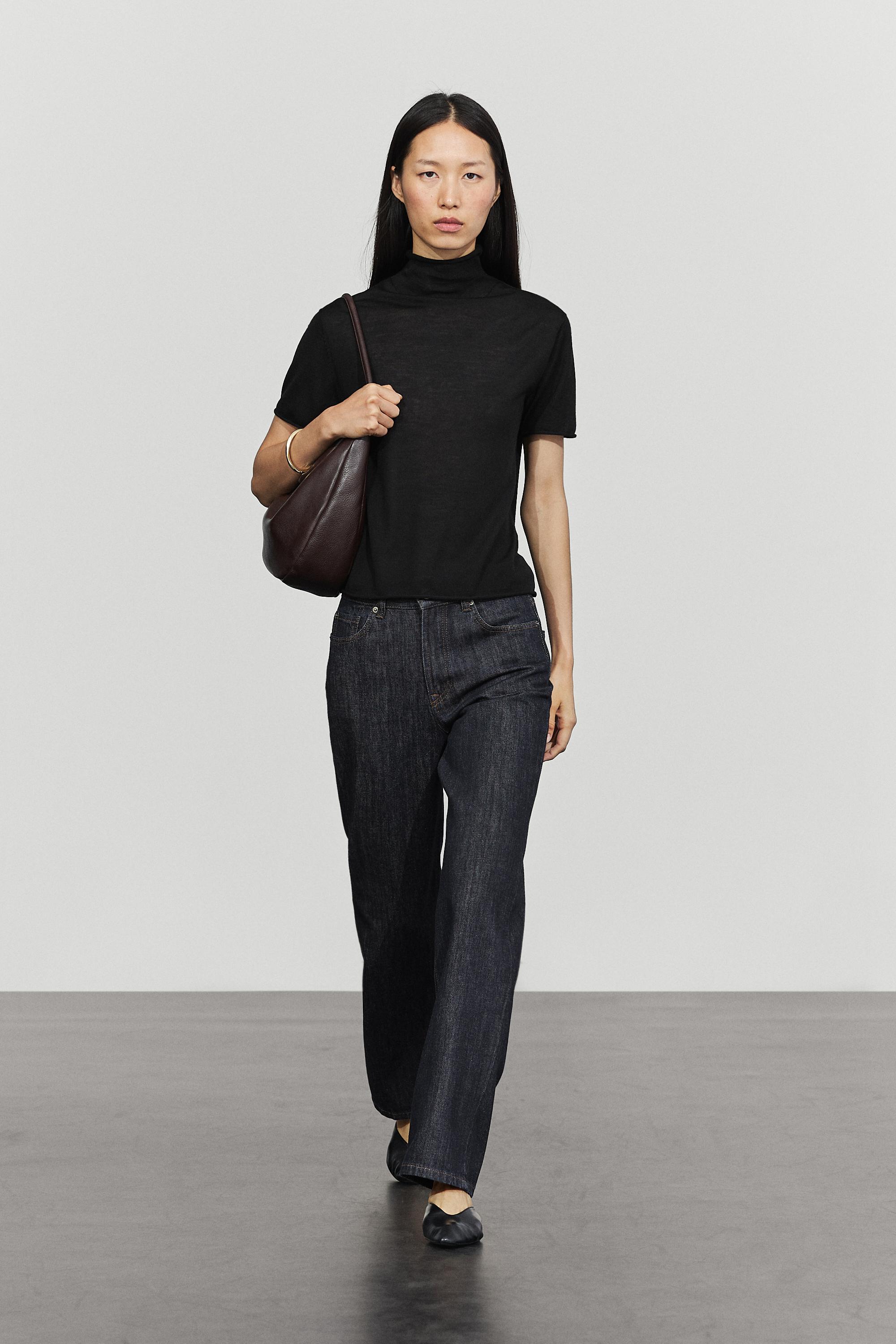 Short sleeve turtleneck knit sweater - BLACK