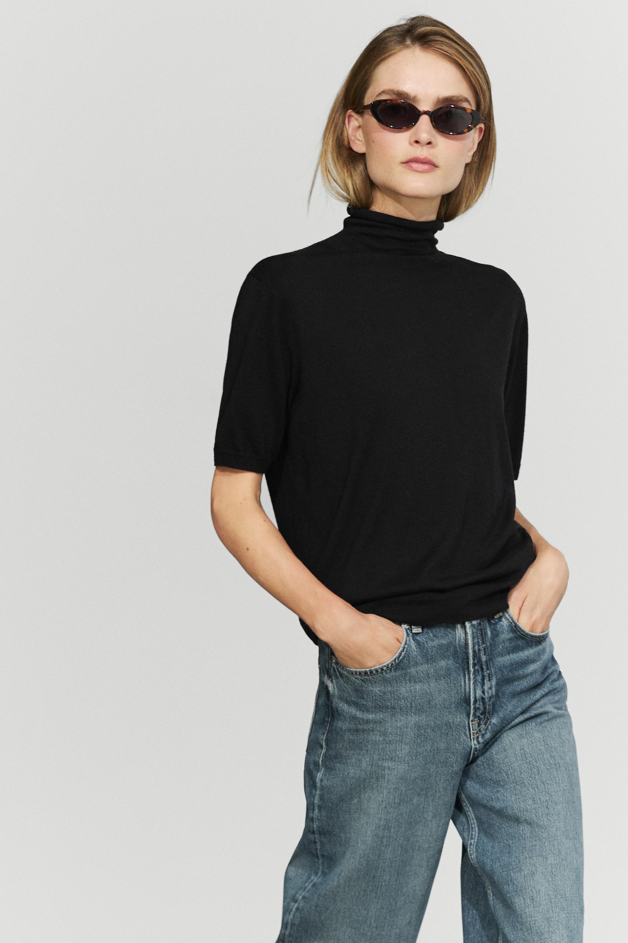 Short sleeve turtleneck knit sweater - BLACK