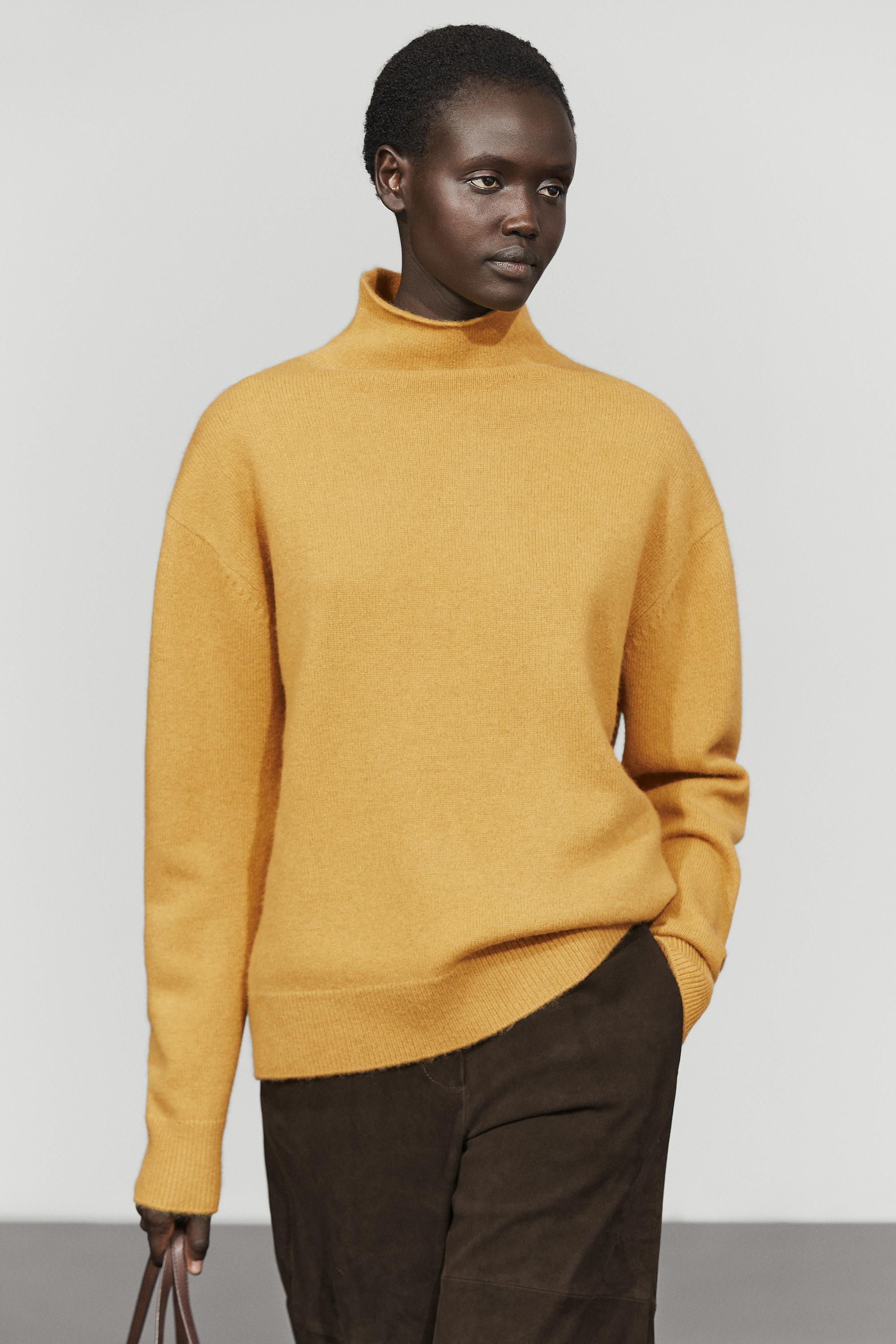 100% cashmere oversize knit sweater - MUSTARD YELLOW