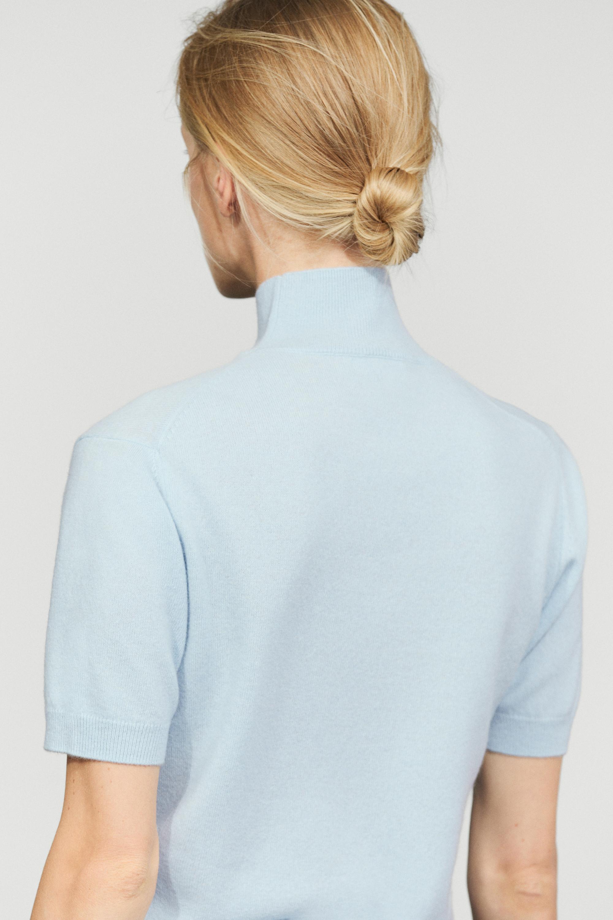 Wool-cashmere blend short sleeve knit sweater - SKY BLUE