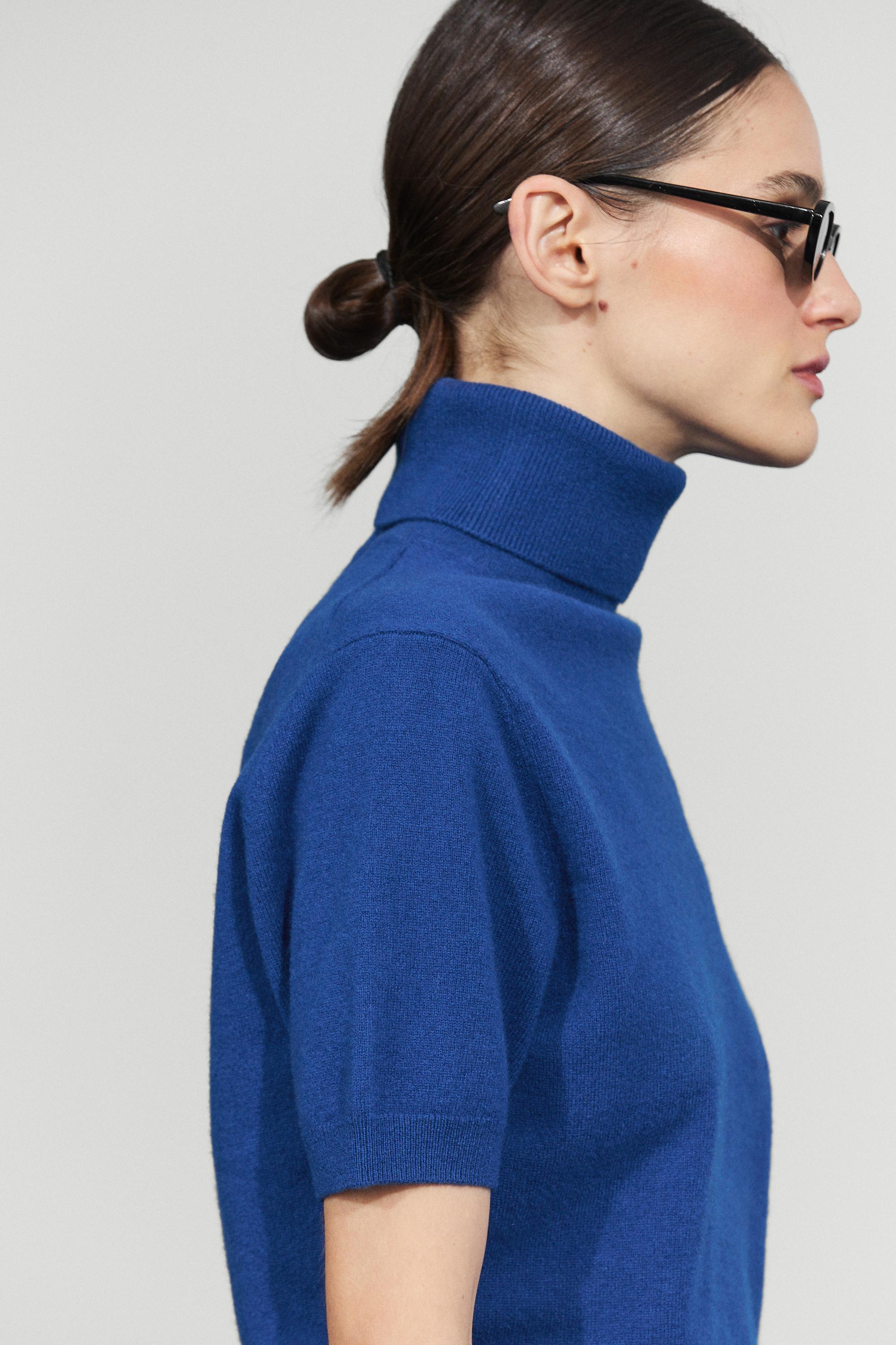 Short sleeve turtleneck knit sweater - DEEP BLUE