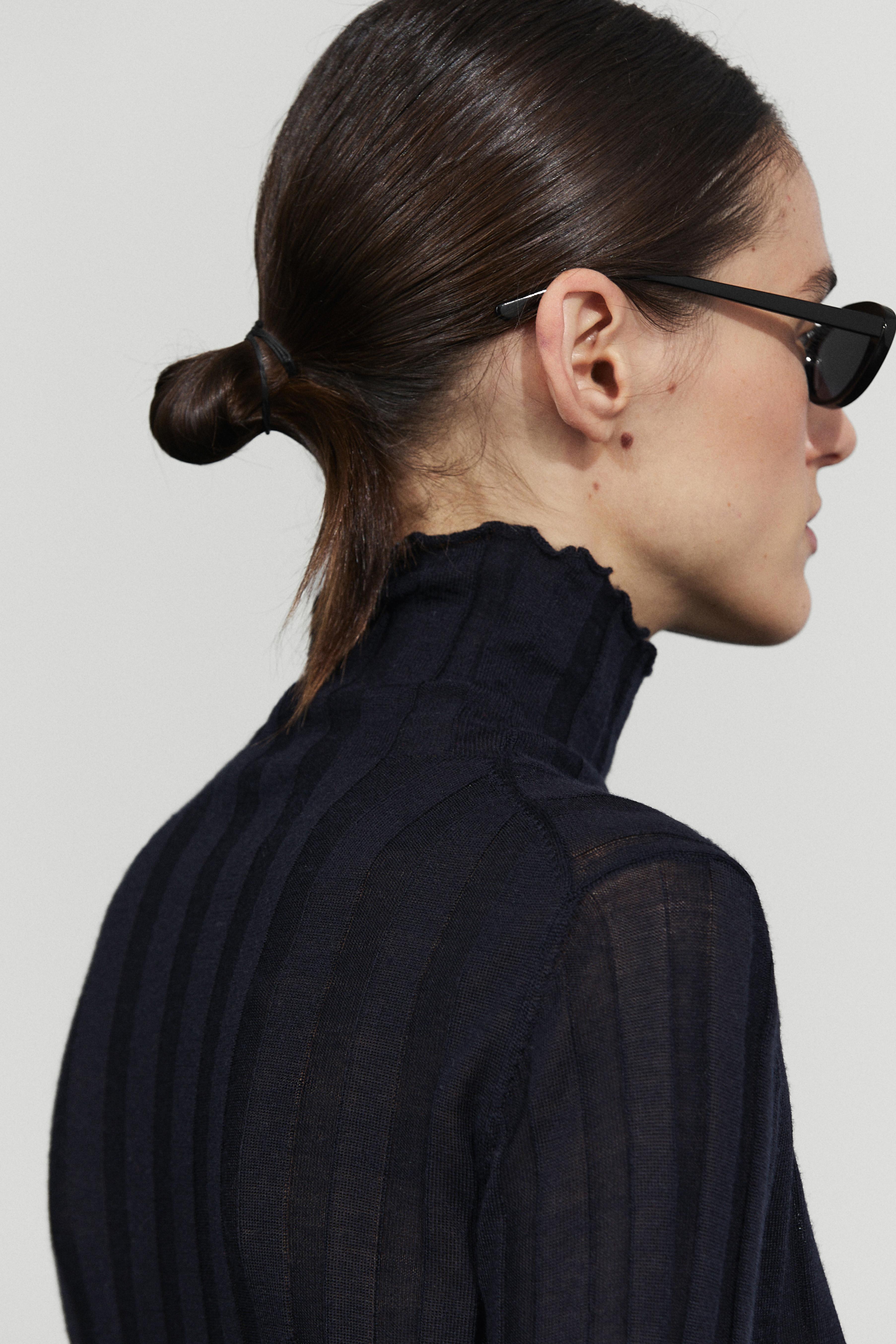Ribbed mock turtleneck knit sweater - NAVY BLUE