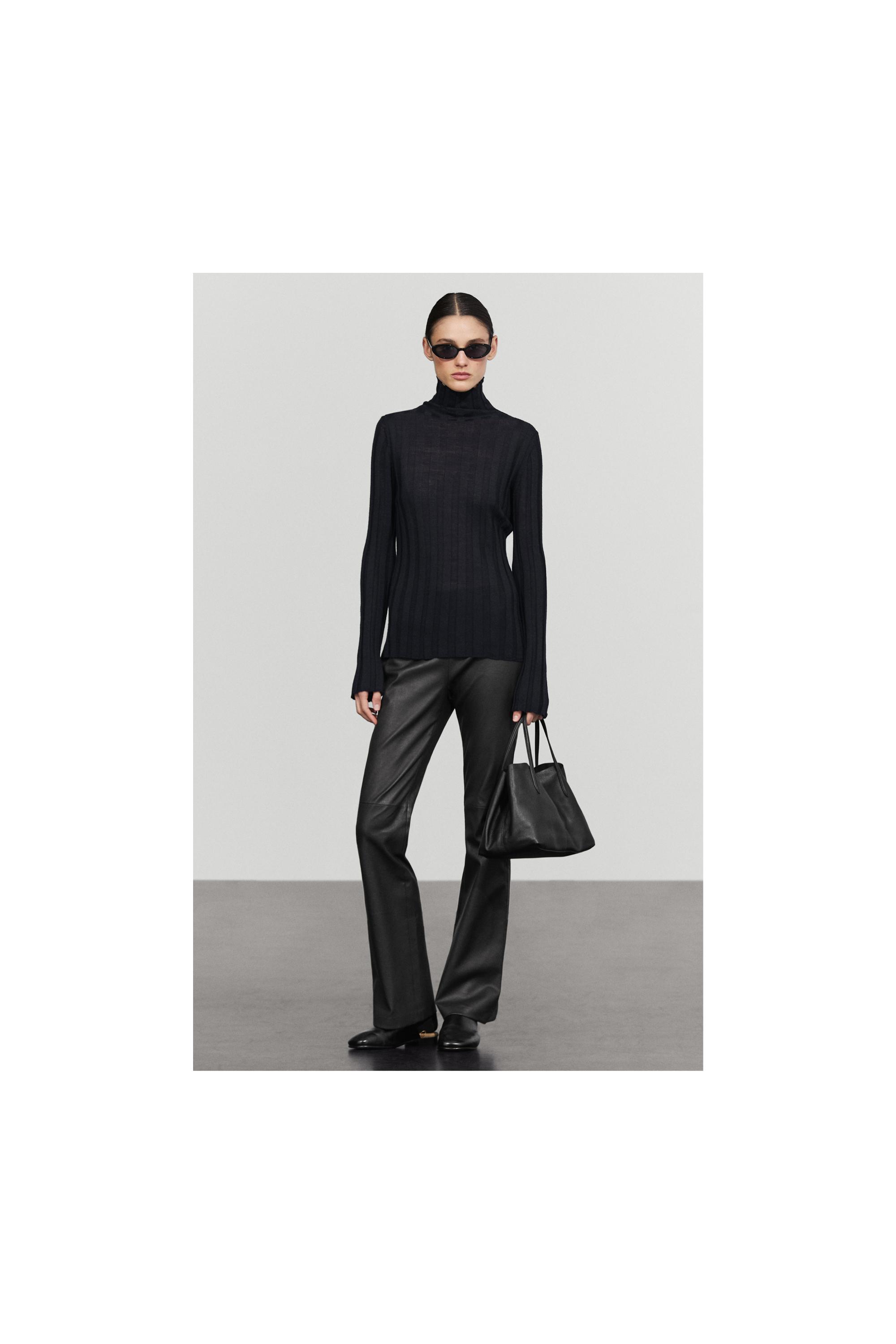 Ribbed mock turtleneck knit sweater - NAVY BLUE