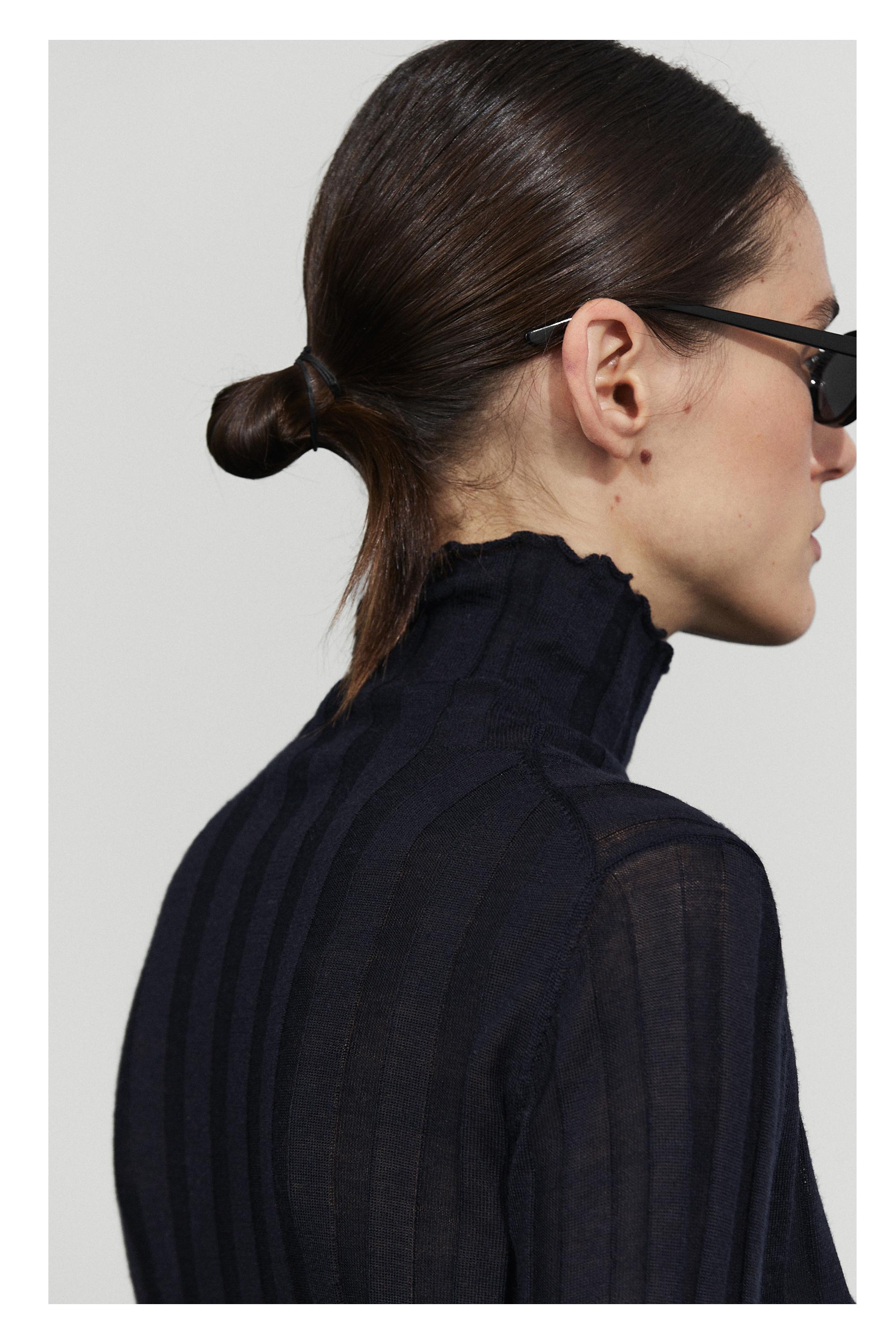 Ribbed mock turtleneck knit sweater - NAVY BLUE