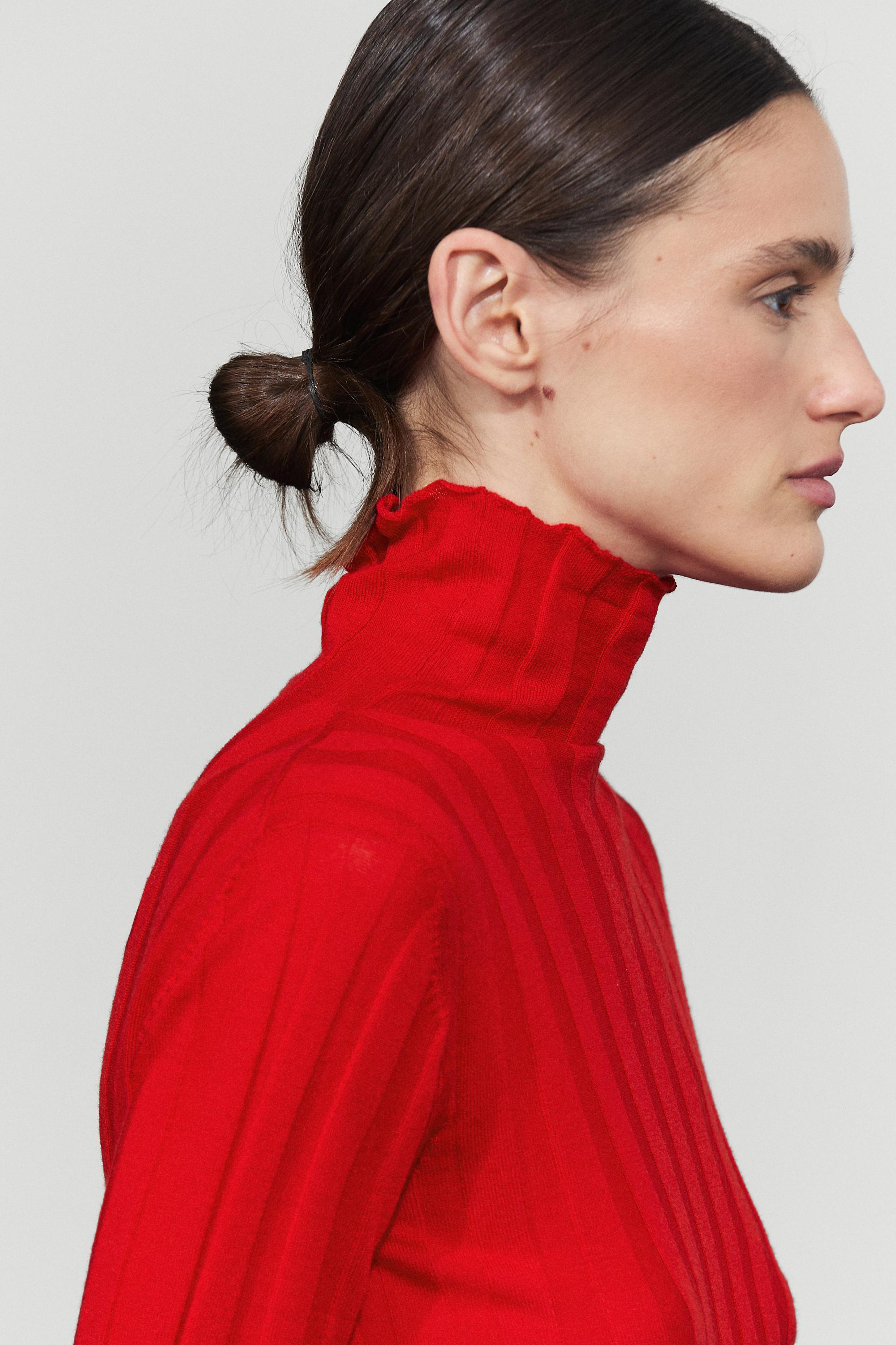 Ribbed mock turtleneck knit sweater - RED