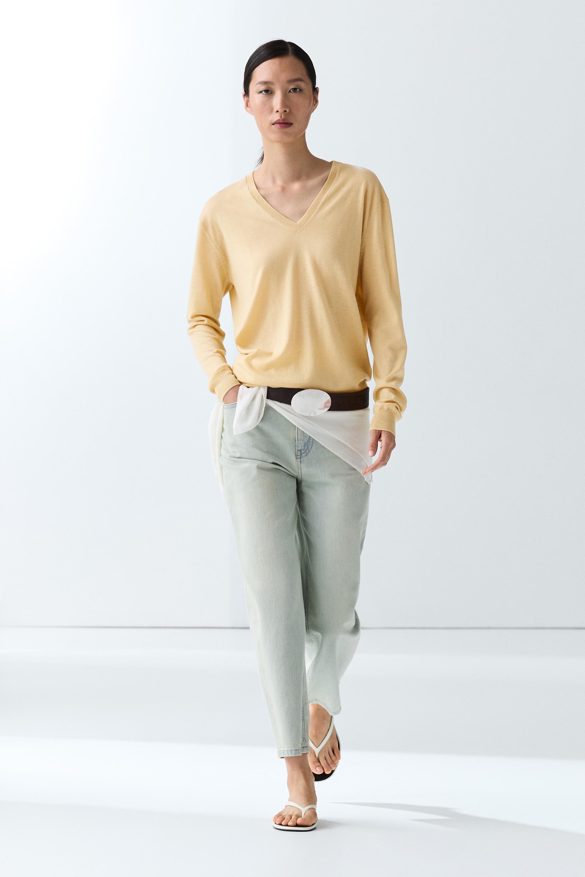 V-neck knit sweater - Vanilla