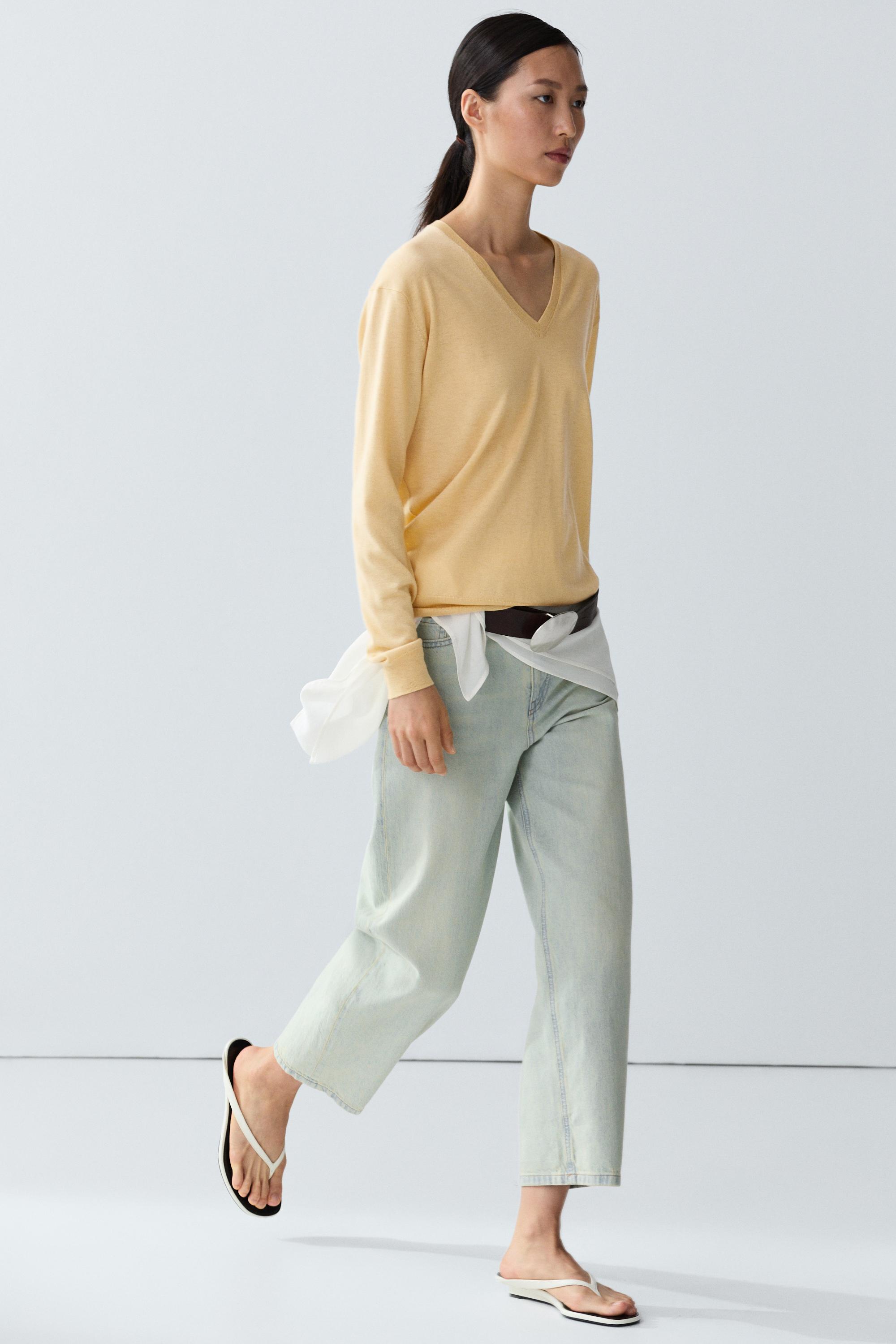 V-neck knit sweater - Vanilla