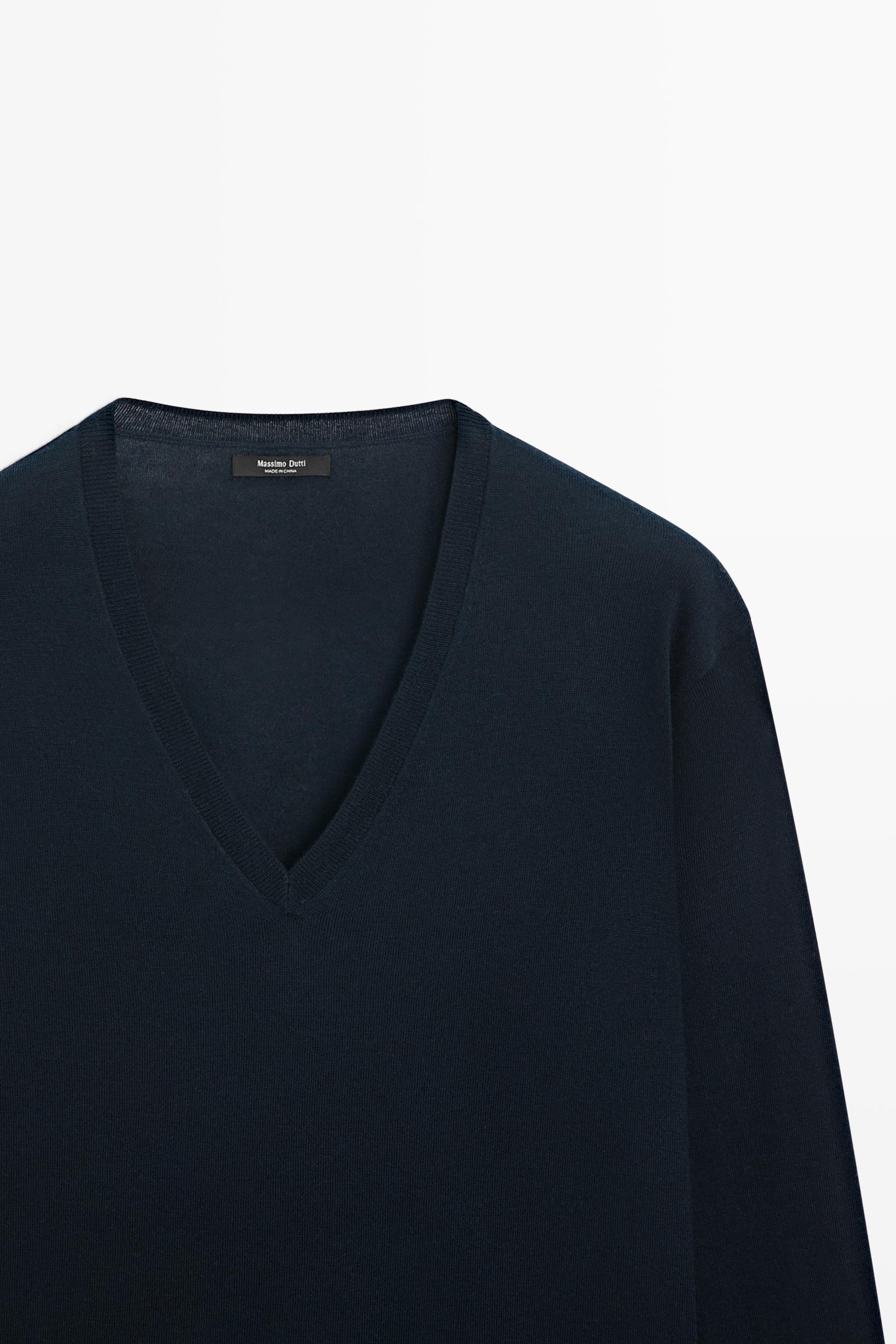 V-neck knit sweater - NAVY BLUE