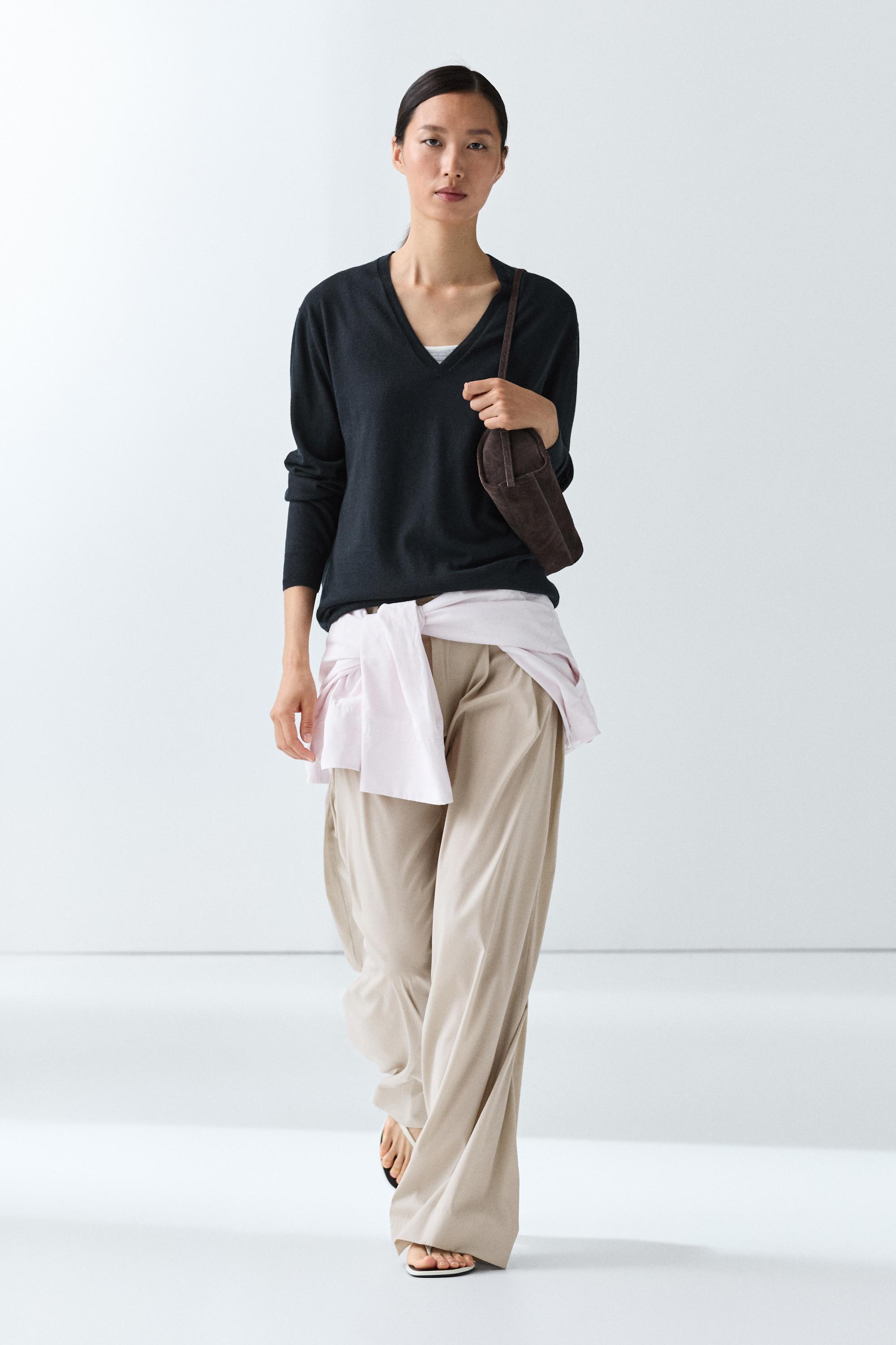 V-neck knit sweater - NAVY BLUE