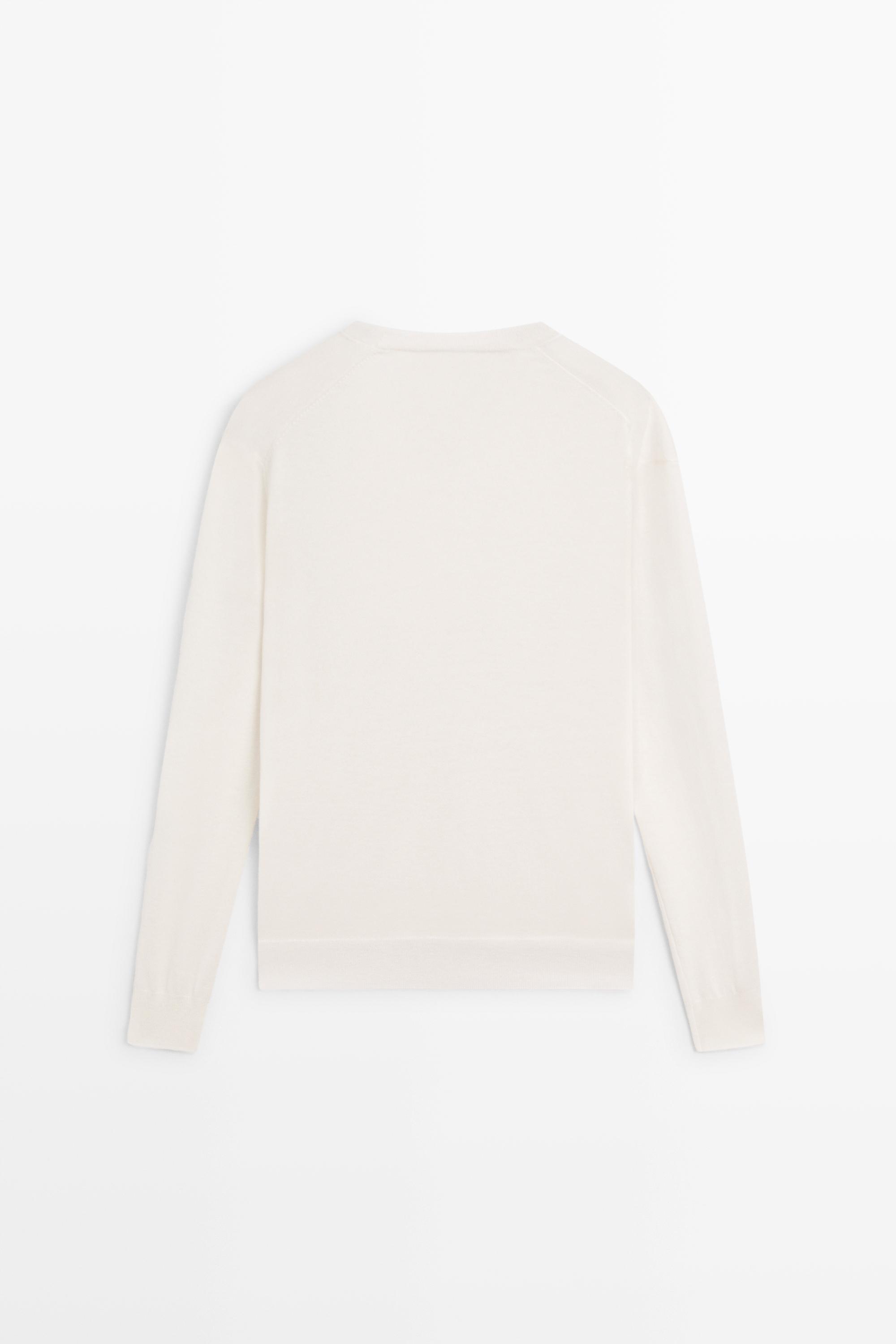 V-neck knit sweater - CREAM