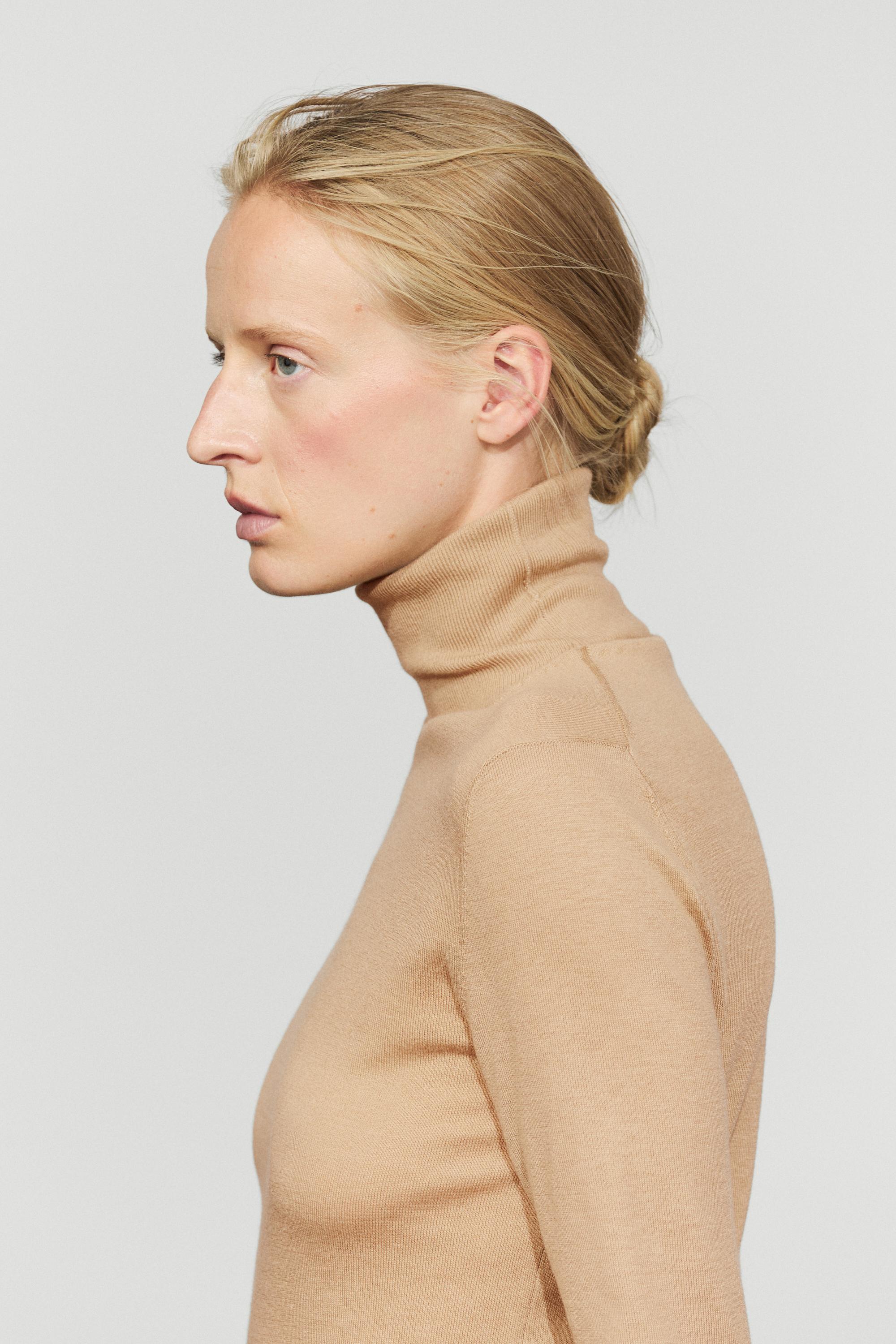 Wool-blend turtleneck knit sweater - CAMEL
