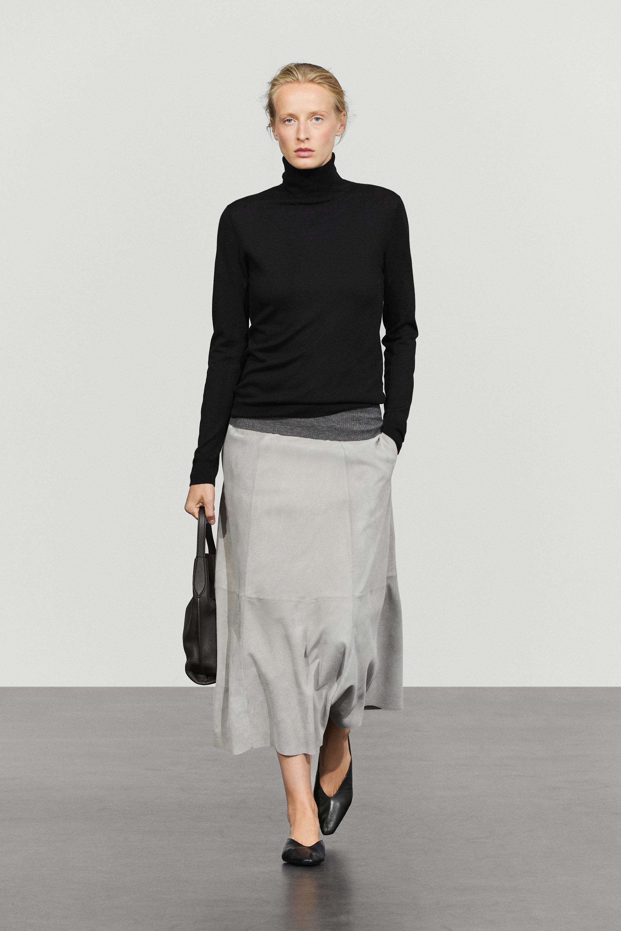 Wool-blend turtleneck knit sweater - BLACK