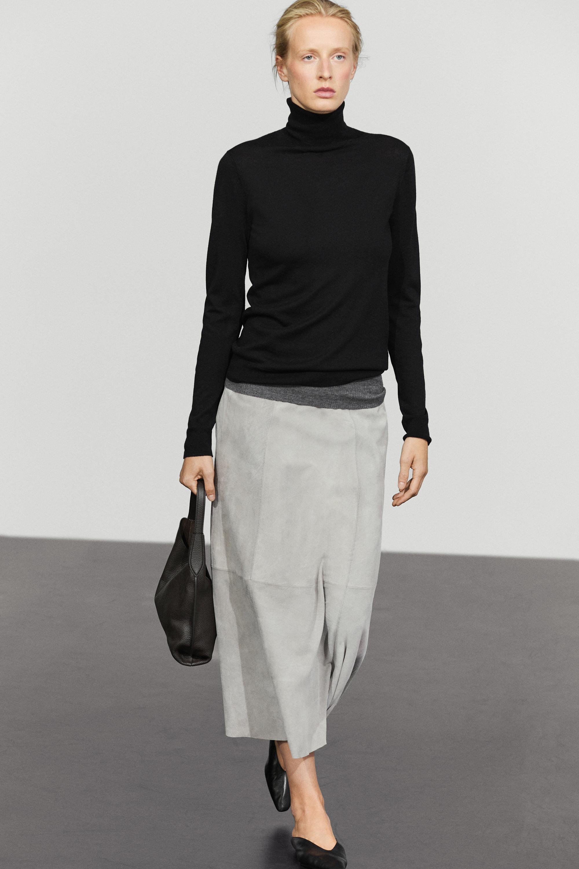 Wool-blend turtleneck knit sweater - BLACK
