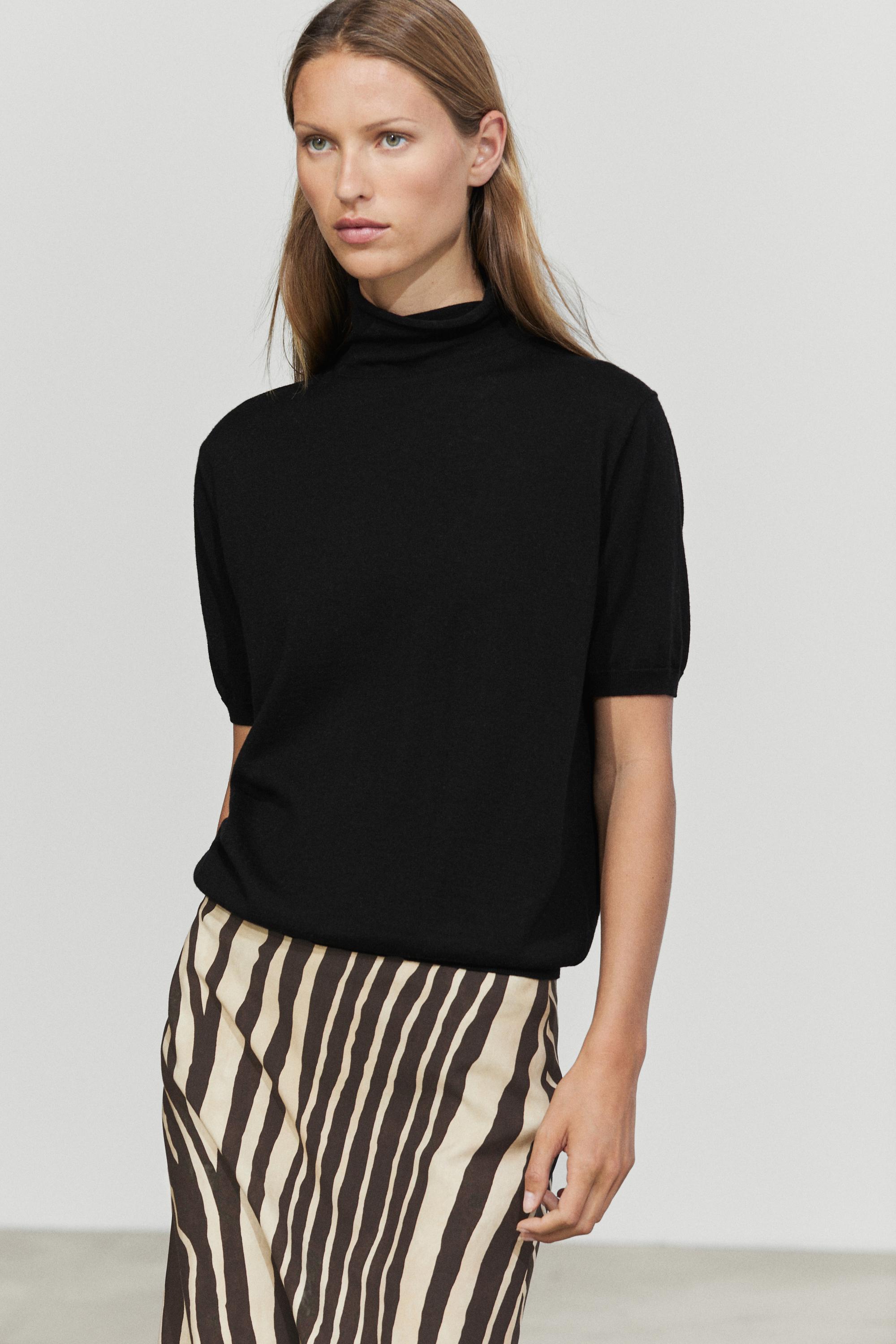 Wool blend turtleneck knit sweater - BLACK