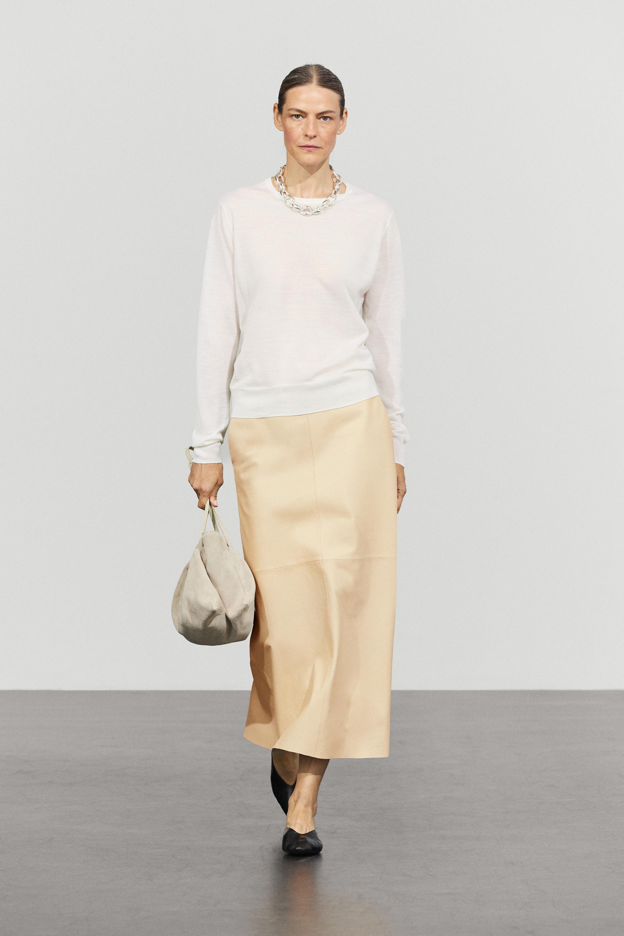 100% wool knit round neck sweater - CREAM