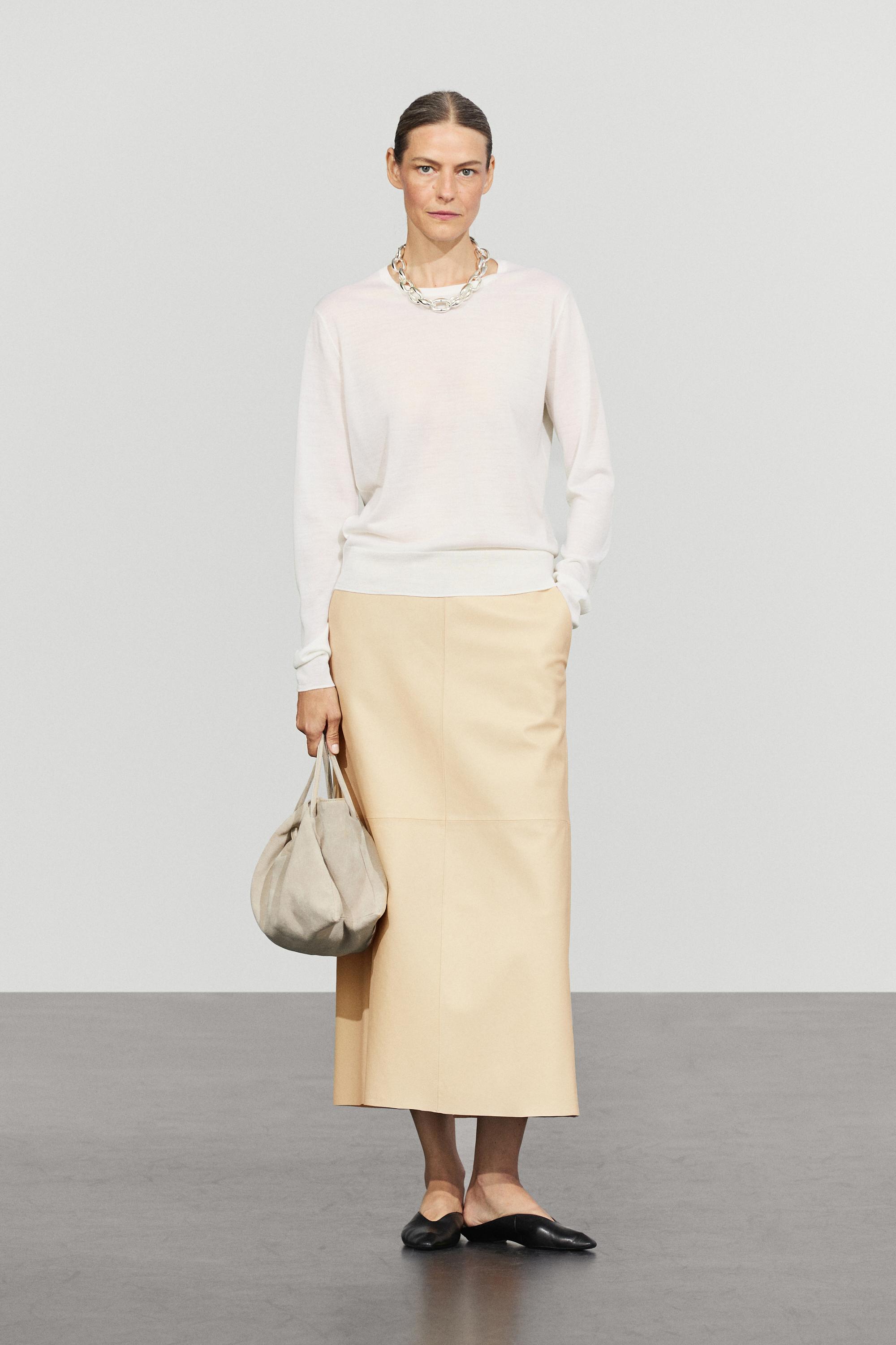 100% wool knit round neck sweater - CREAM