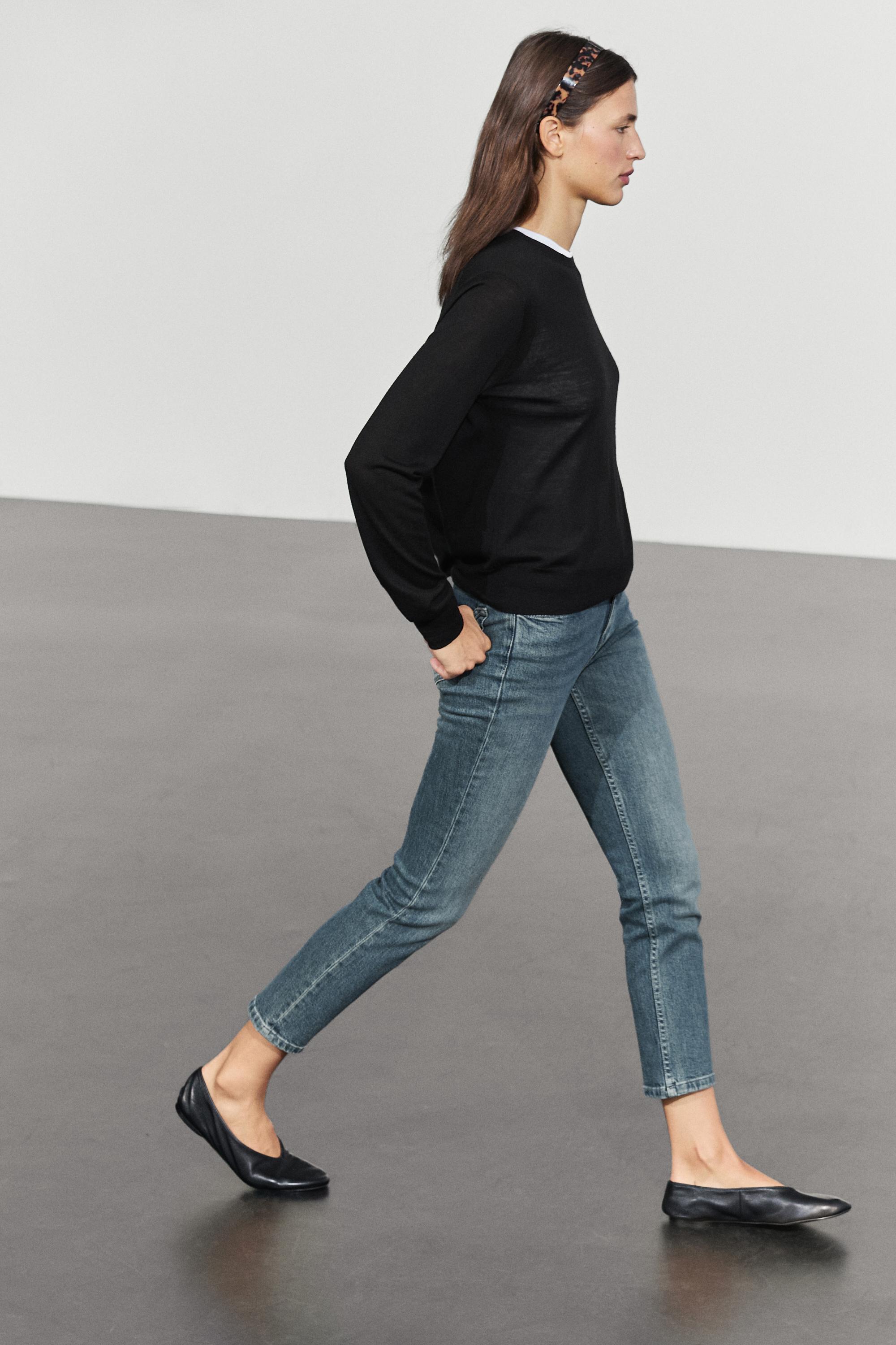 100% wool knit round neck sweater - BLACK