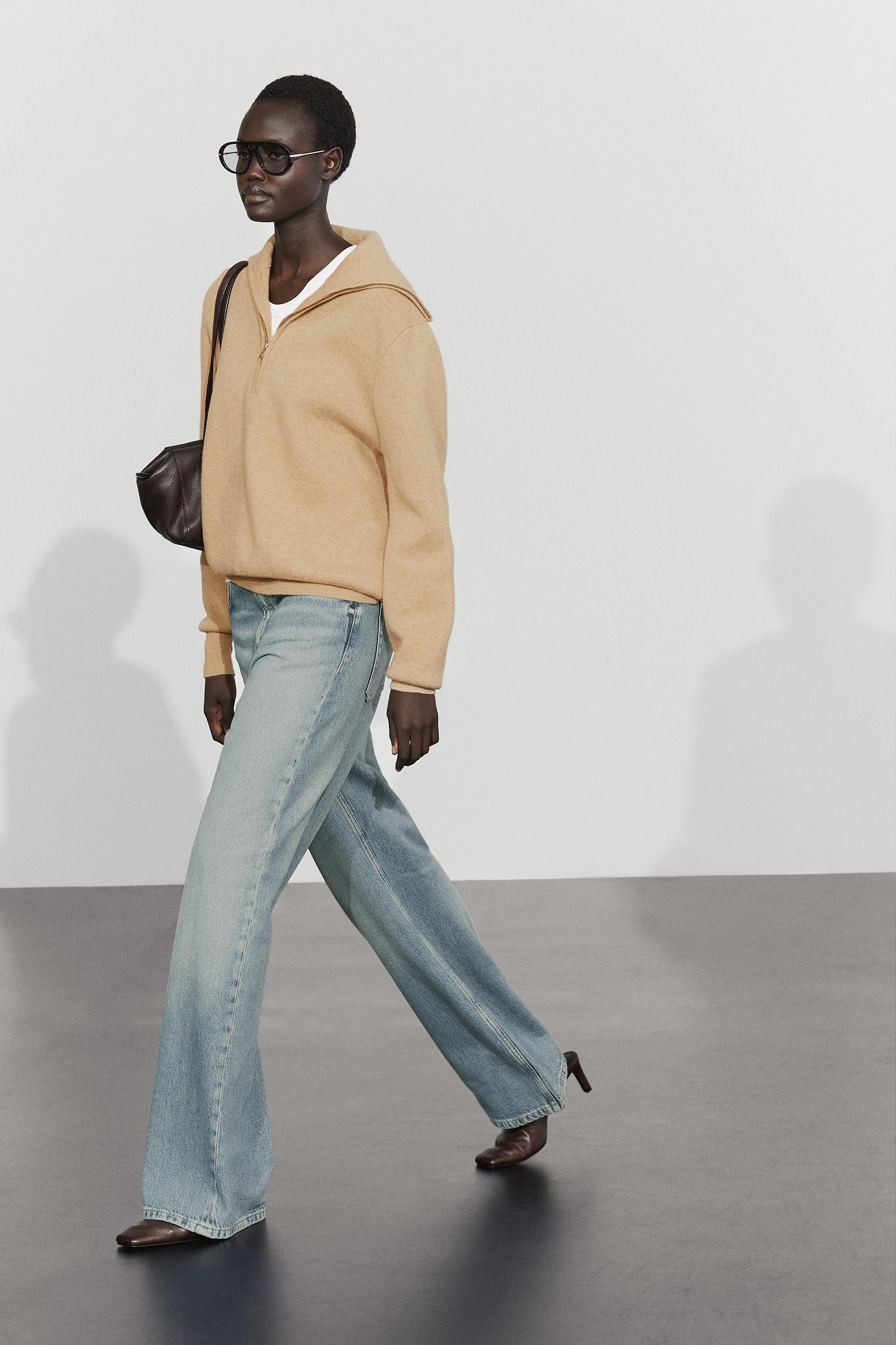 Wide collar zip-up knit sweater - CAMEL