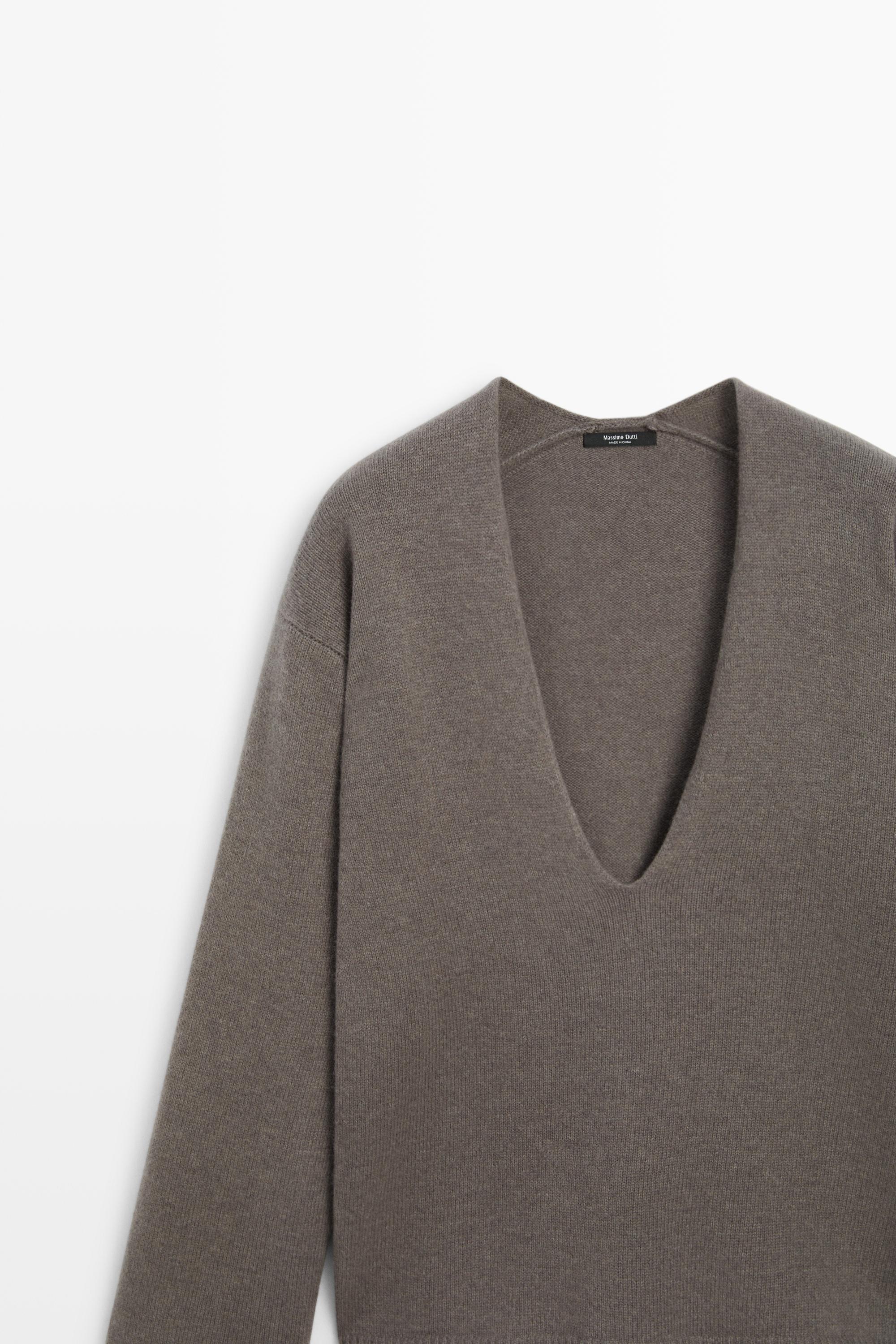 Long-line knit sweater with neckline detail - TAUPE GREY